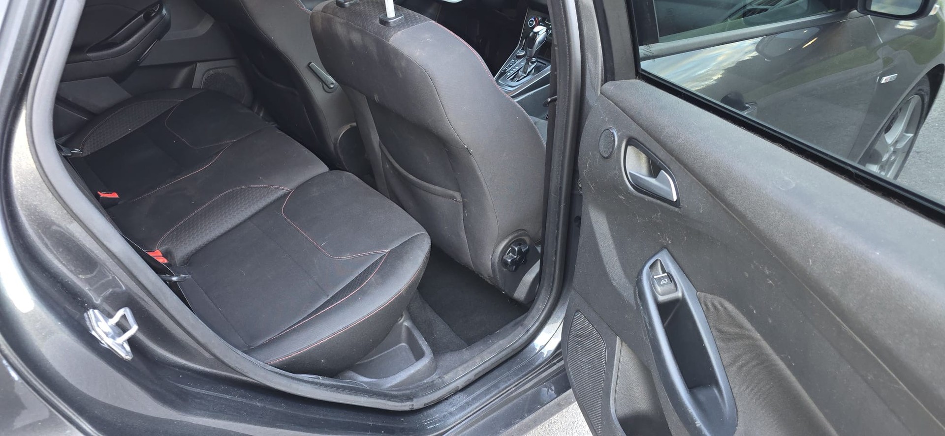FORD Focus 2.0 TDCi ST Line Powershift-image-12