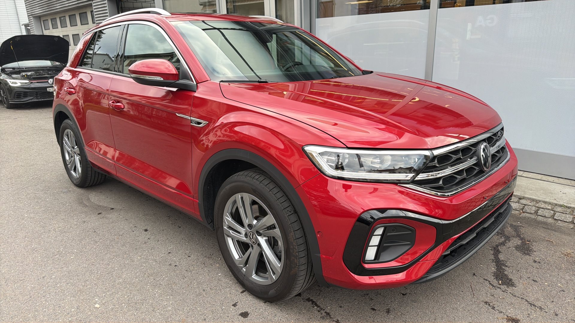VW T-Roc R-LINE 4MOTION *** PANORAMAGLASDACH & ANHÄNGEKUPPLUNG ***-image-2