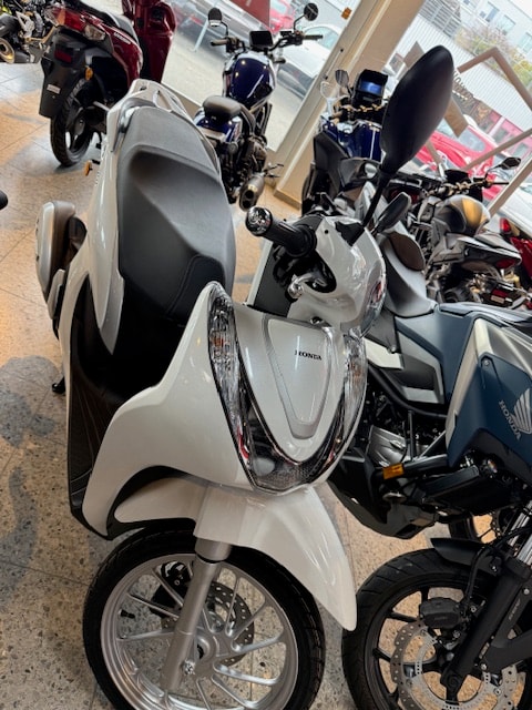 HONDA SH 125 i Mode-showroom-element-2