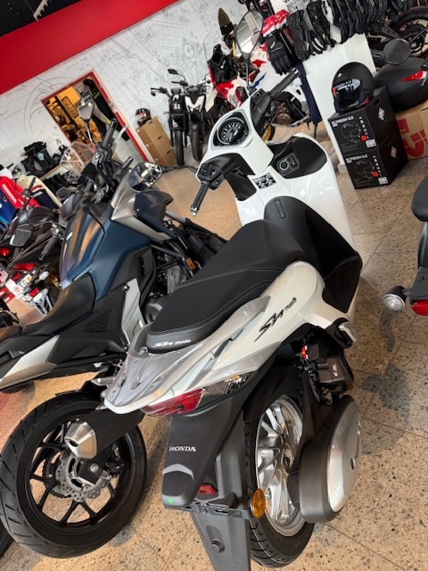 HONDA SH 125 i Mode-showroom-element-1