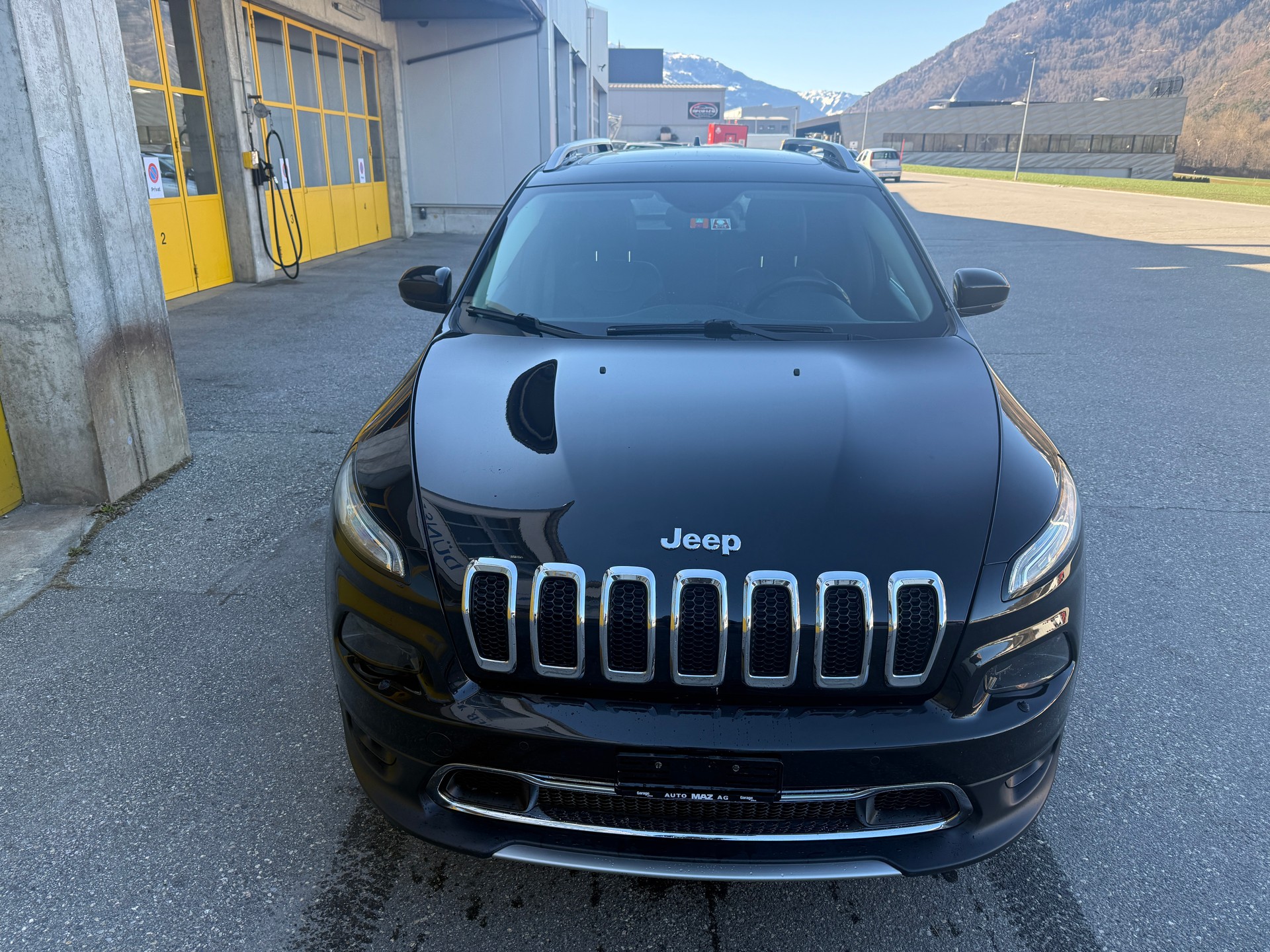 JEEP CHEROKEE-image-2