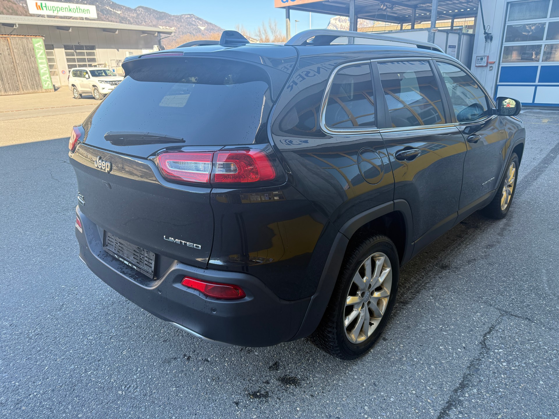 JEEP CHEROKEE-image-3
