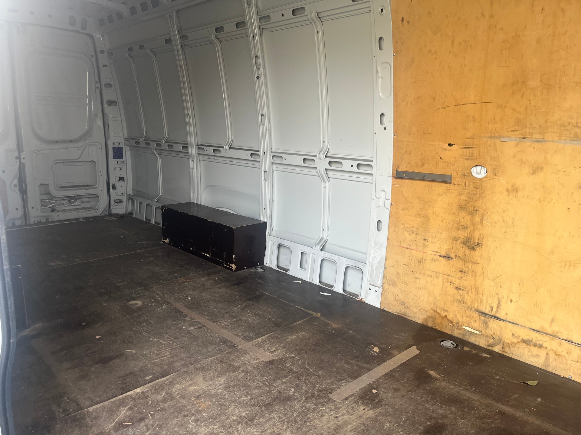 IVECO 35 S 15-image-10