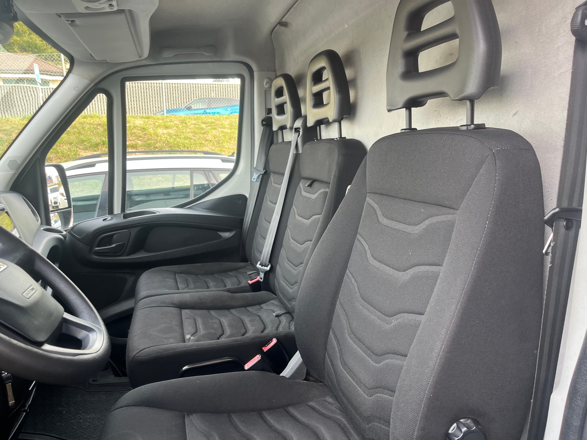 IVECO 35 S 15-image-5