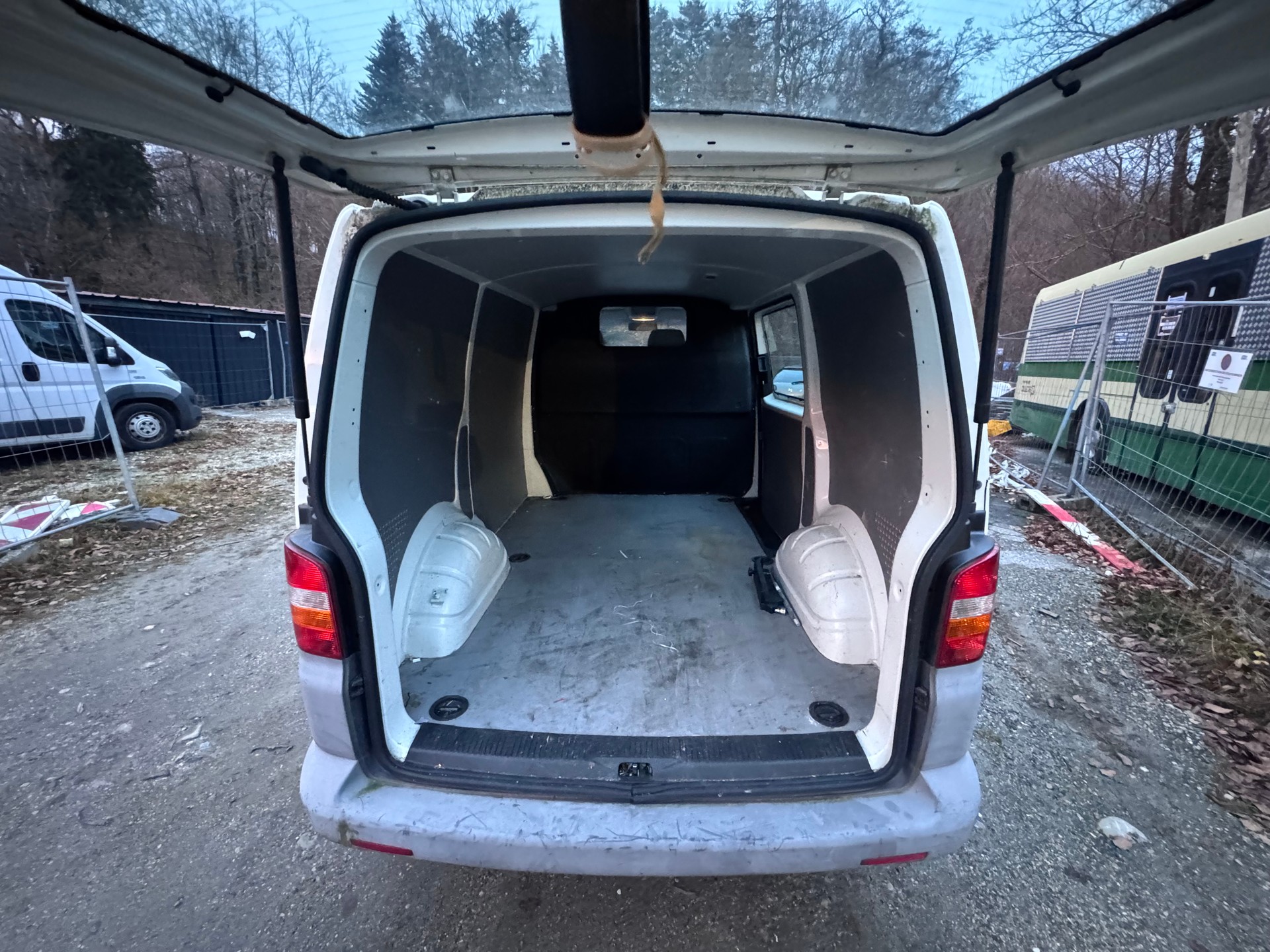 VW T5 1.9 TDI PD Entry-image-1
