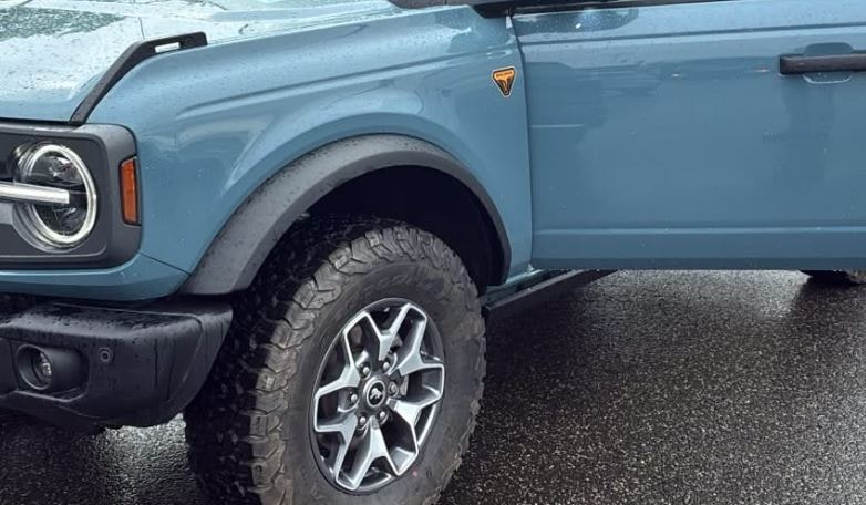 FORD Bronco 2.7 EcoB Badlands e-4WD Area-51-showroom-element-1