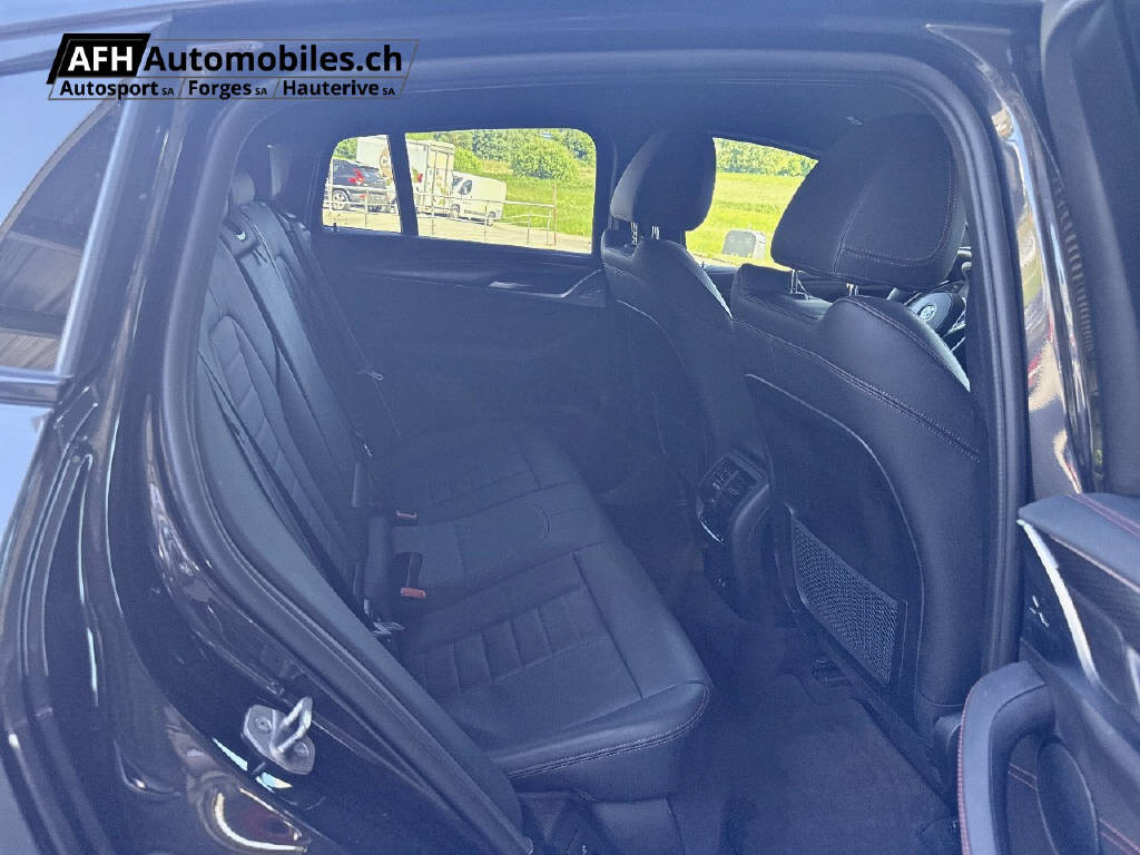 BMW X4 20i xDrive-image-15