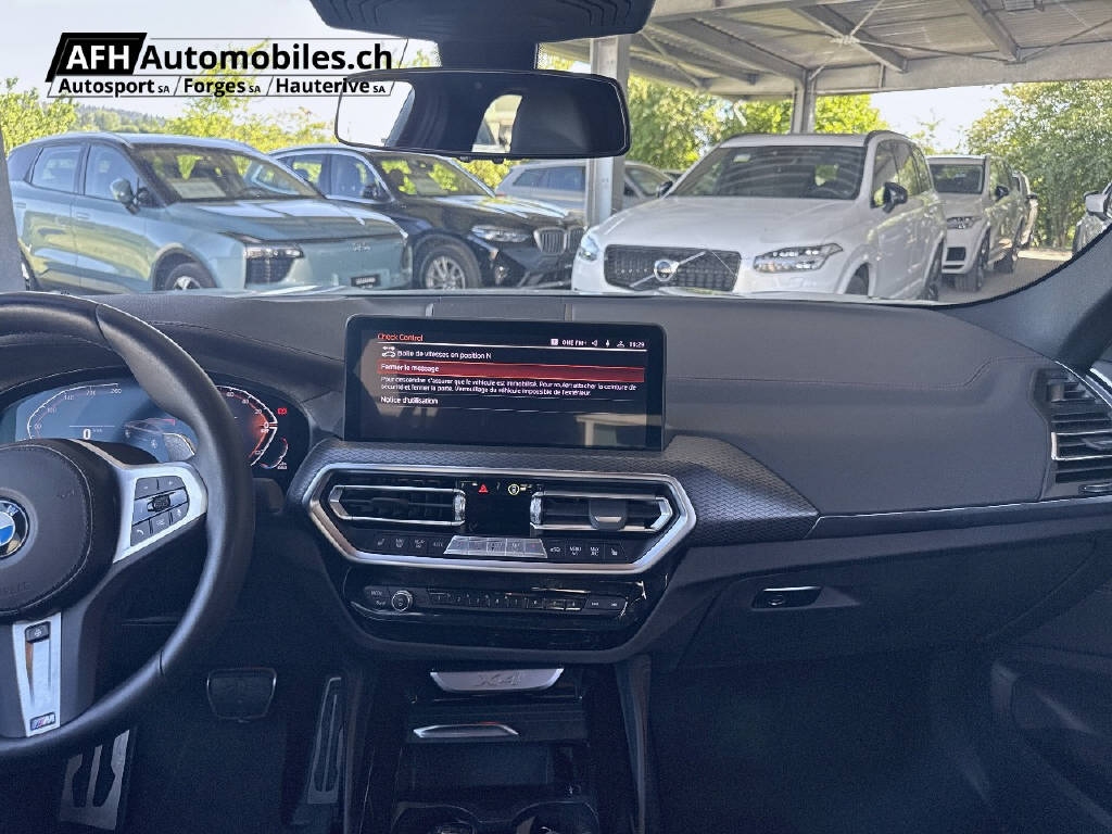 BMW X4 20i xDrive-image-12
