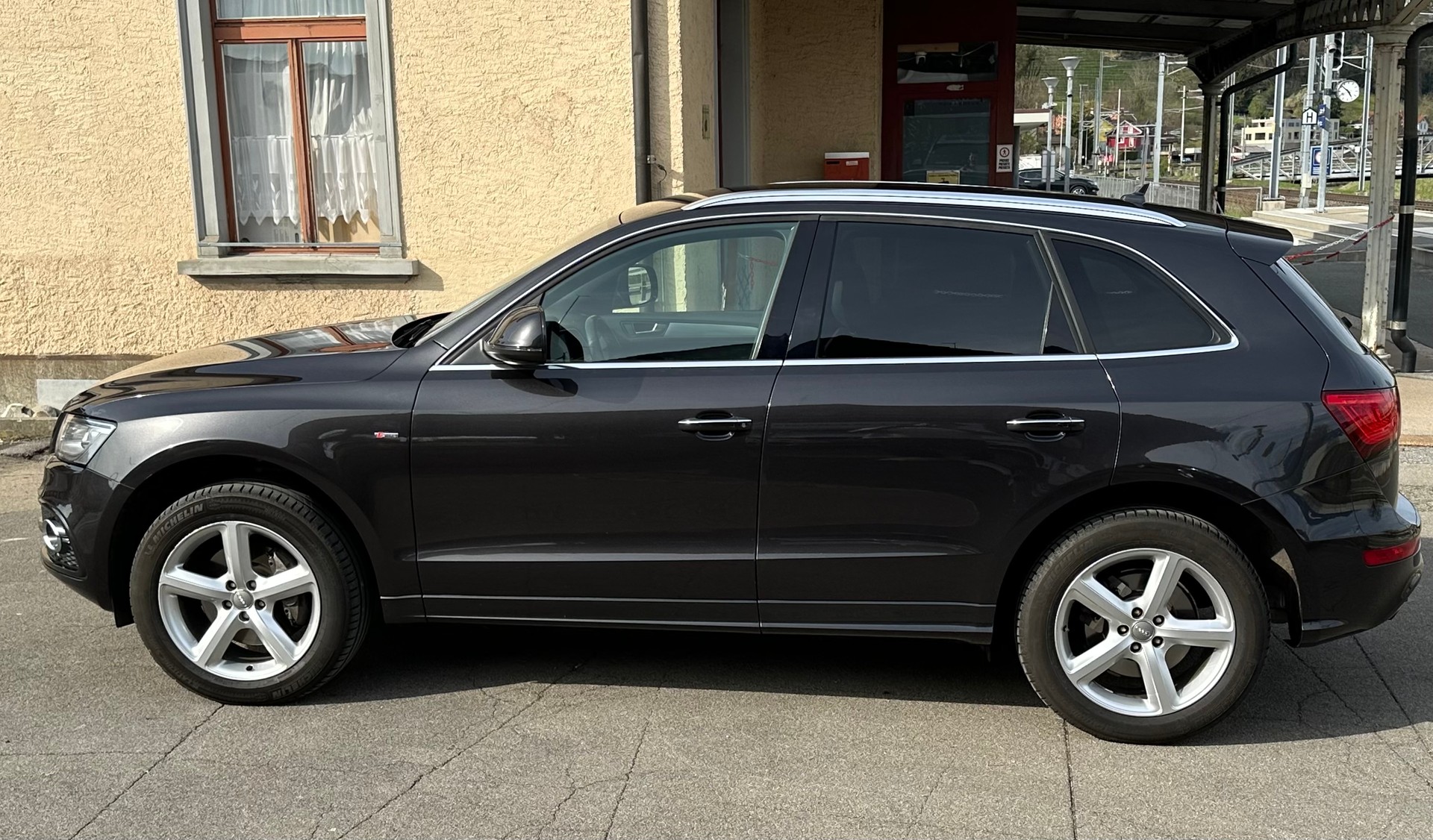 AUDI Q5 3.0 TFSI quattro tiptronic S-Line Plus-image-5