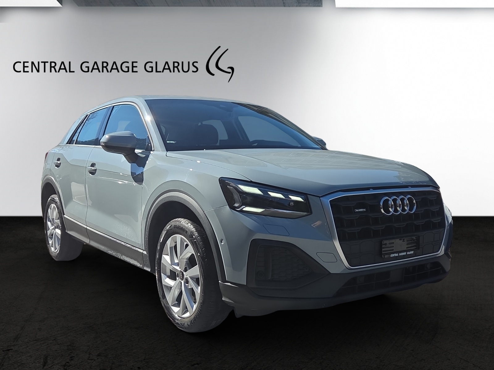 AUDI Q2 40 TFSI Attraction quattro S-tronic-showroom-element-1