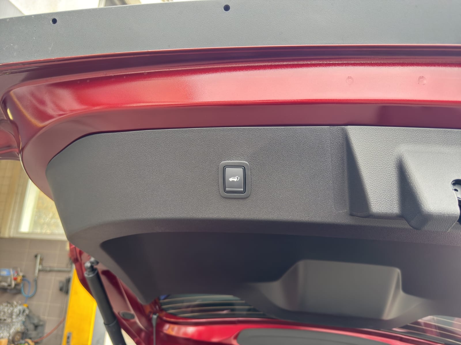 RENAULT R4 E-Tech Comfort Range 52 kWh Techno-image-15
