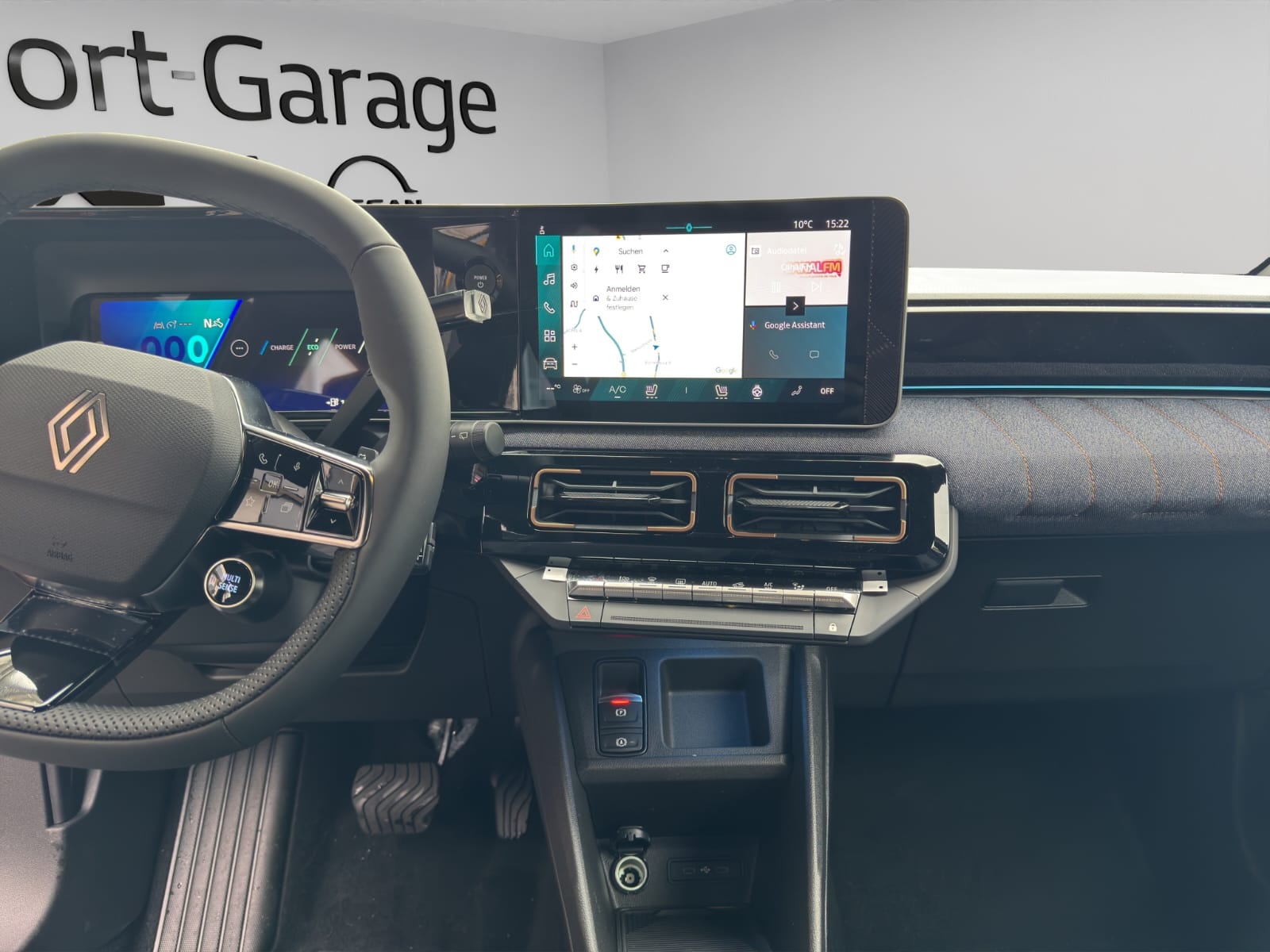 RENAULT R4 E-Tech Comfort Range 52 kWh Techno-image-11