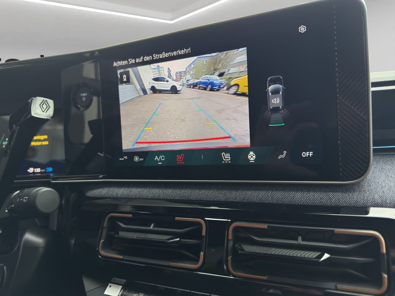 RENAULT R4 E-Tech Comfort Range 52 kWh Techno-image-12