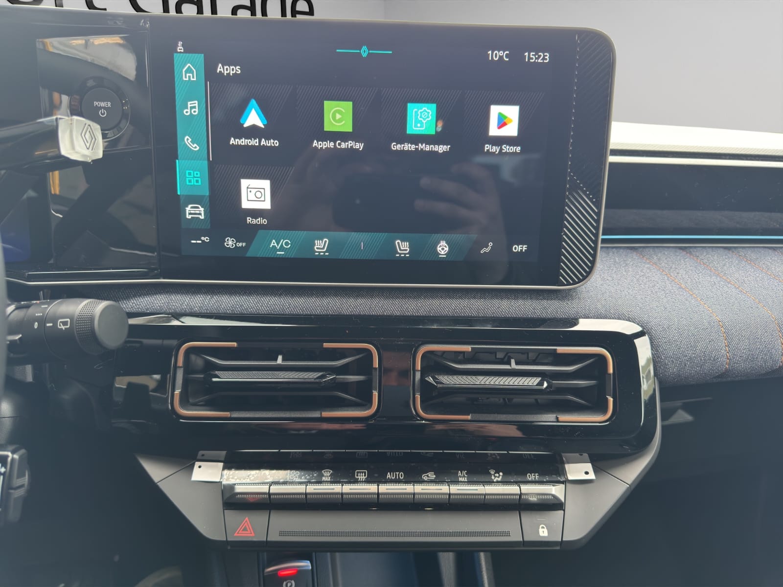 RENAULT R4 E-Tech Comfort Range 52 kWh Techno-image-13