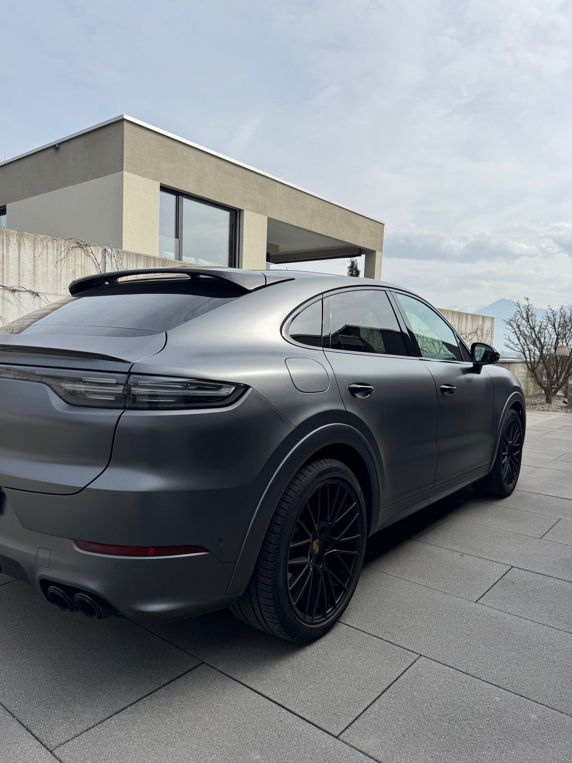 PORSCHE Cayenne GTS Coupé-image-5