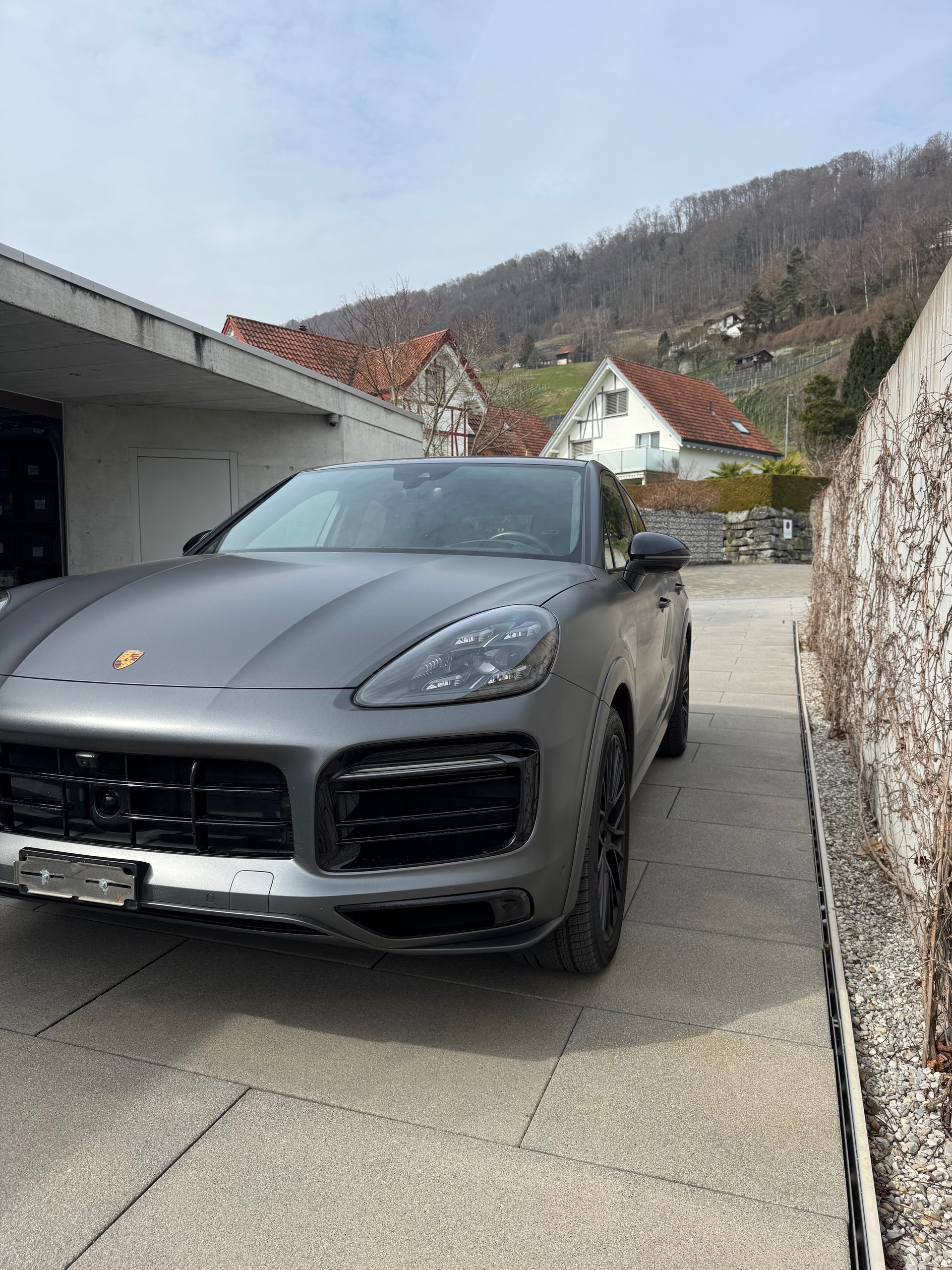 PORSCHE Cayenne GTS Coupé-image-4