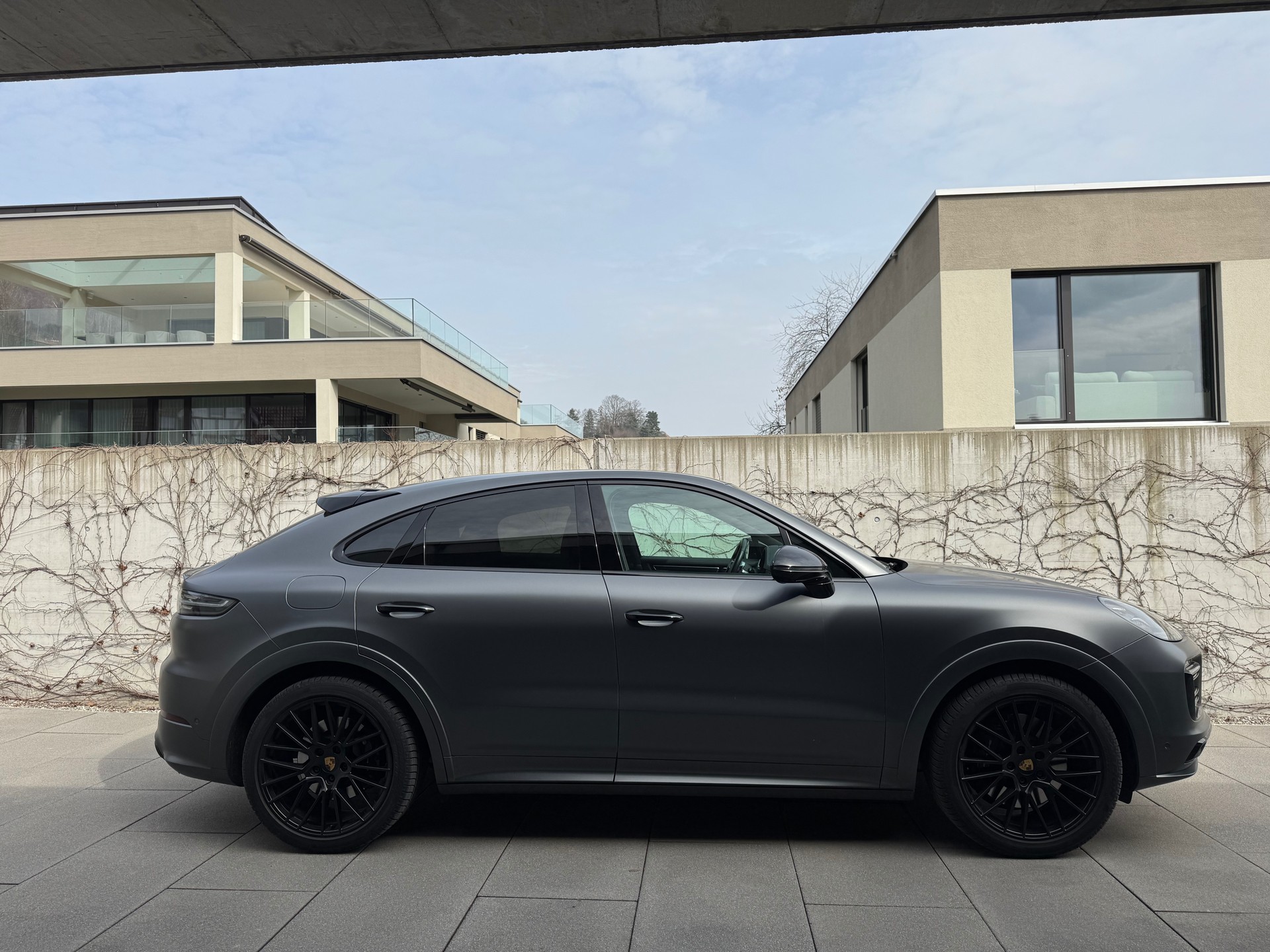 PORSCHE Cayenne GTS Coupé-image-1
