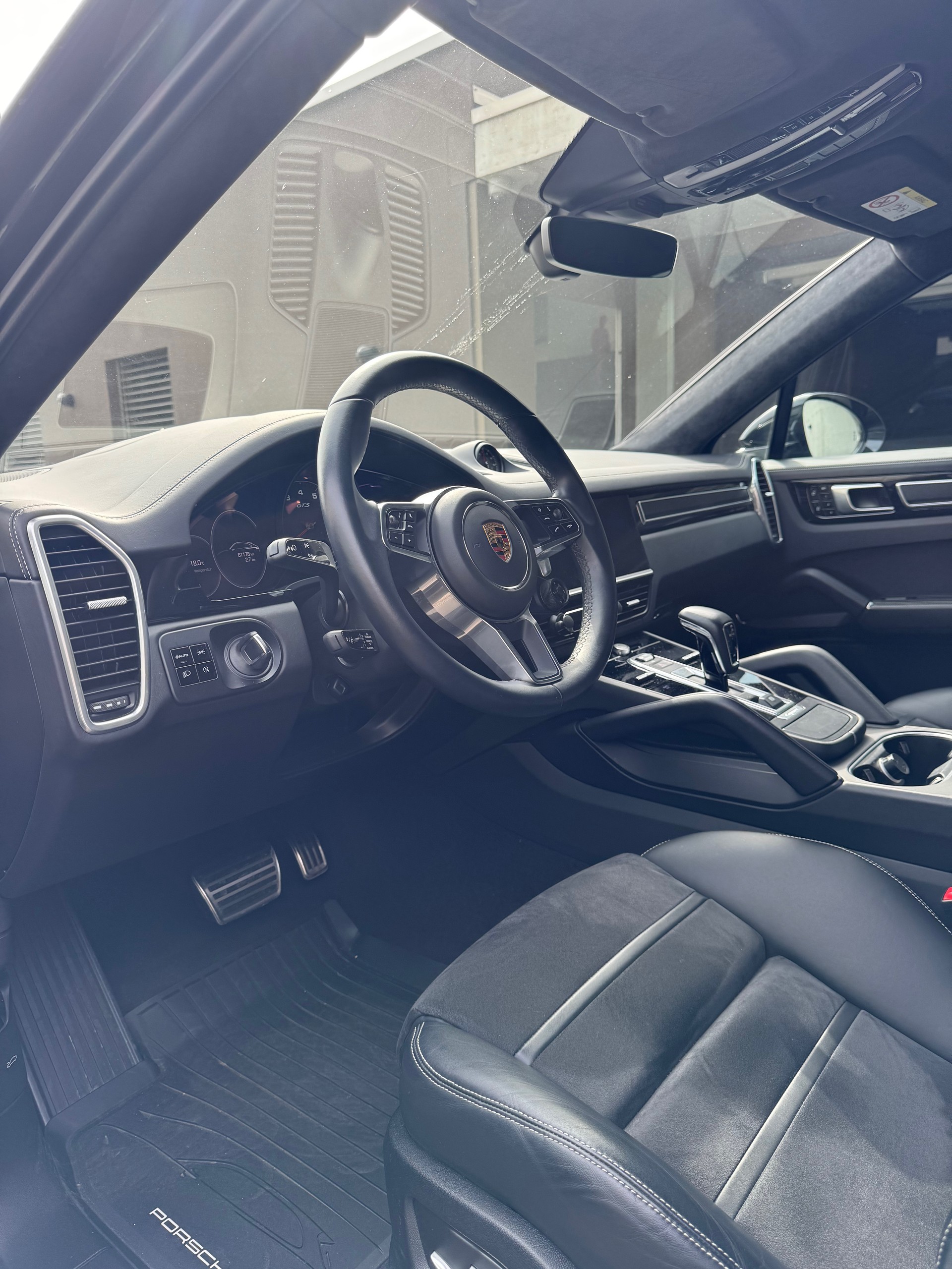 PORSCHE Cayenne GTS Coupé-image-7