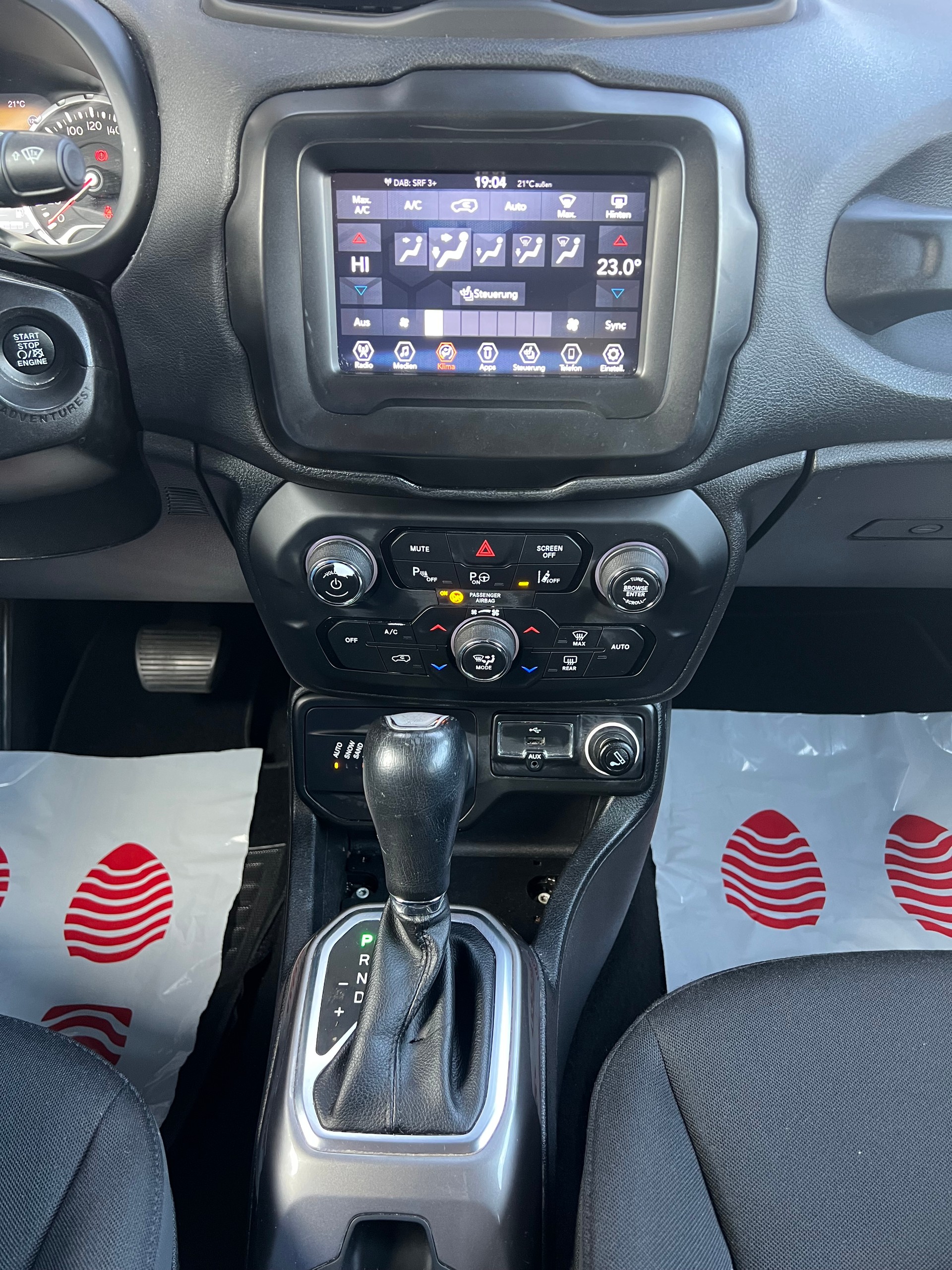 JEEP Renegade 1.4 Turbo Limited AWD-image-11