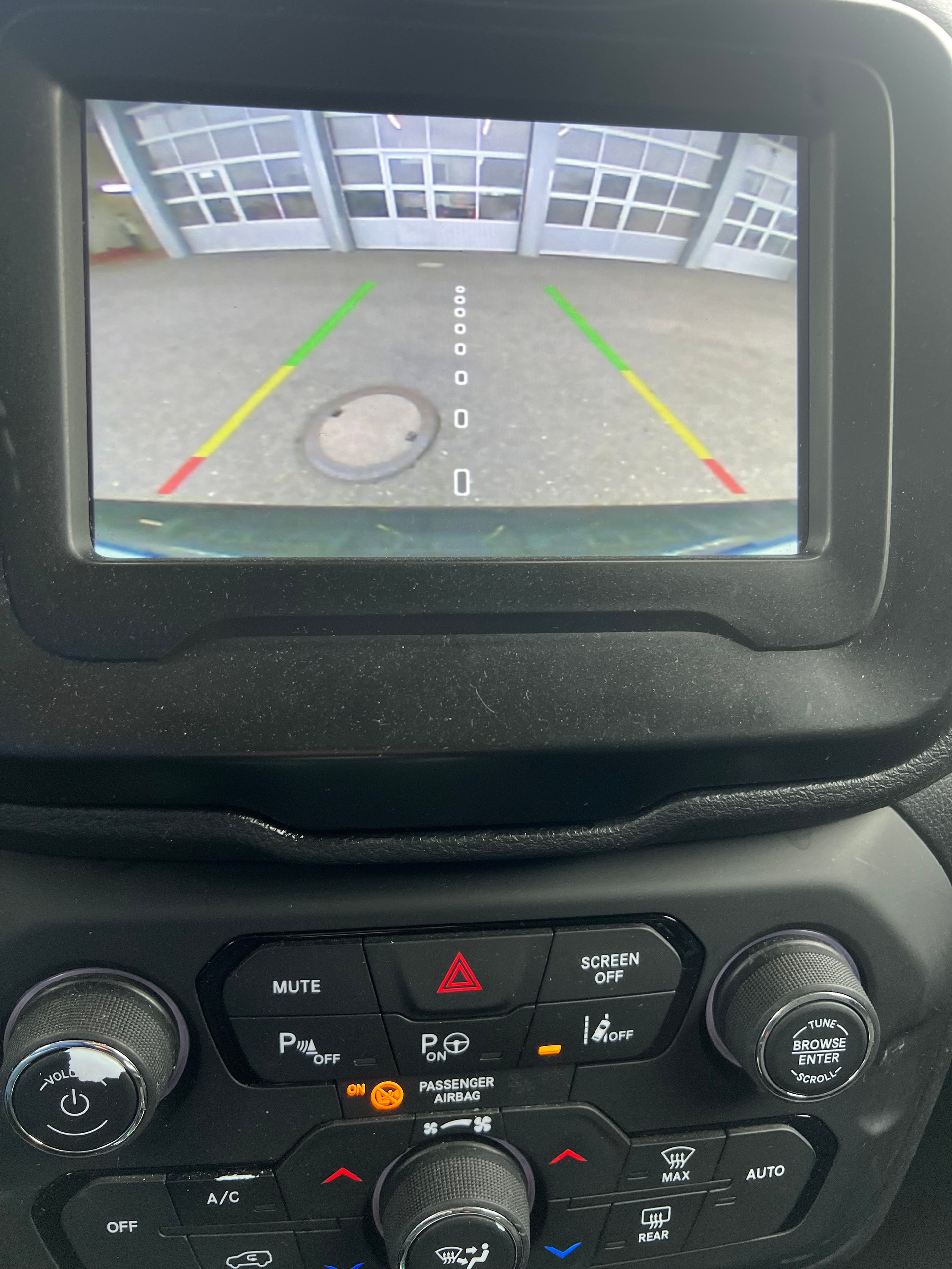 JEEP Renegade 1.4 Turbo Limited AWD-image-14