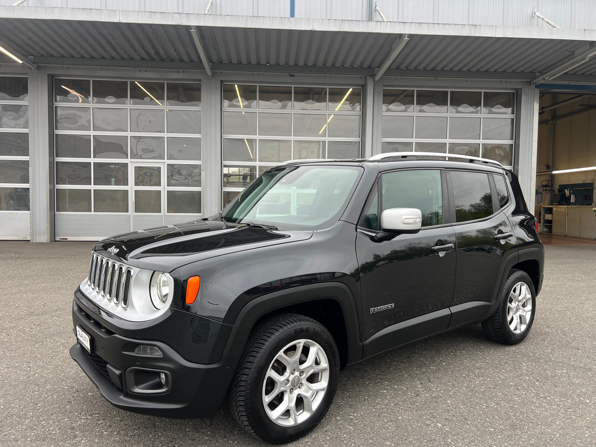 JEEP Renegade 1.4 Turbo Limited AWD-showroom-element-3
