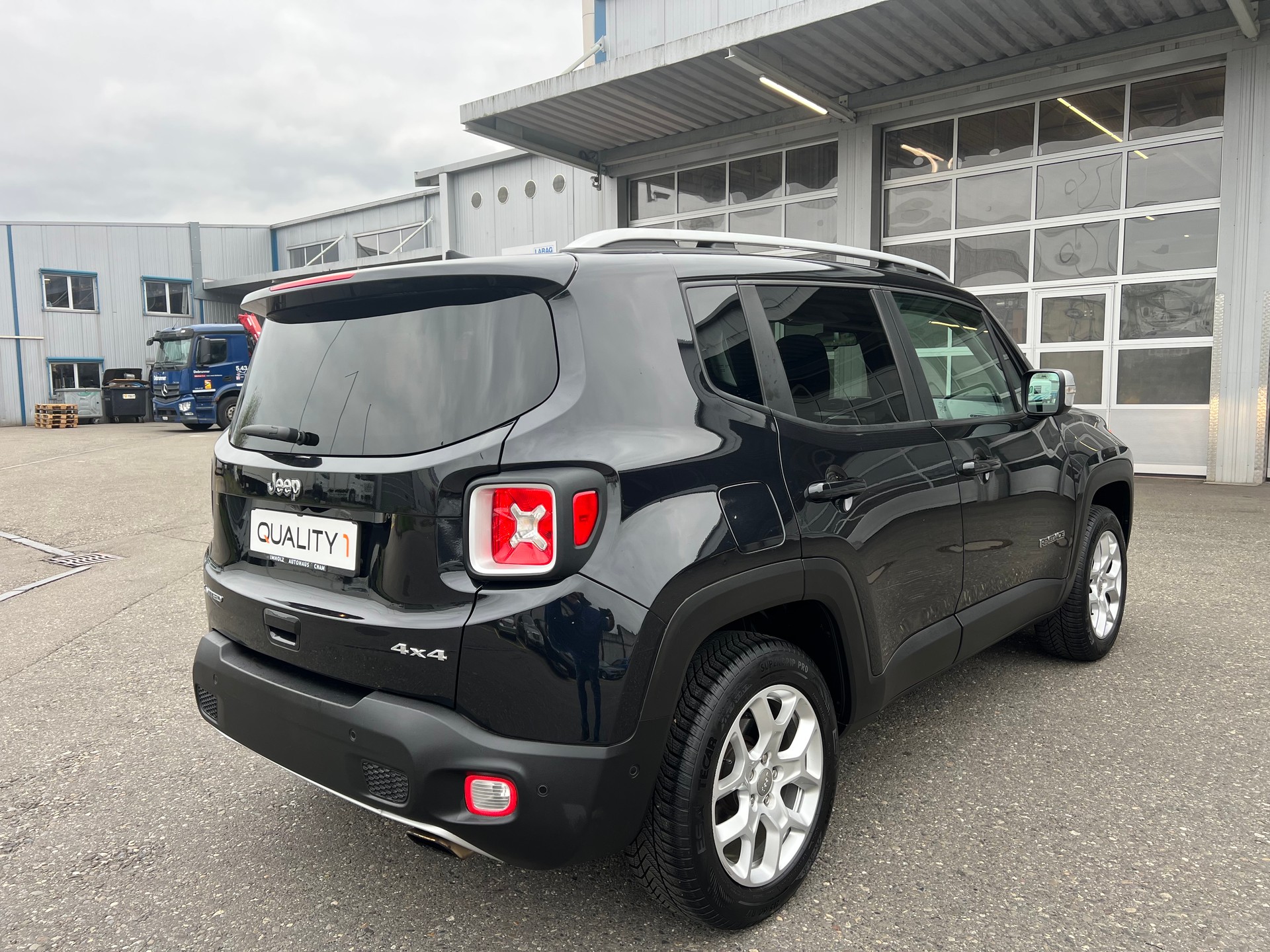 JEEP Renegade 1.4 Turbo Limited AWD-image-6