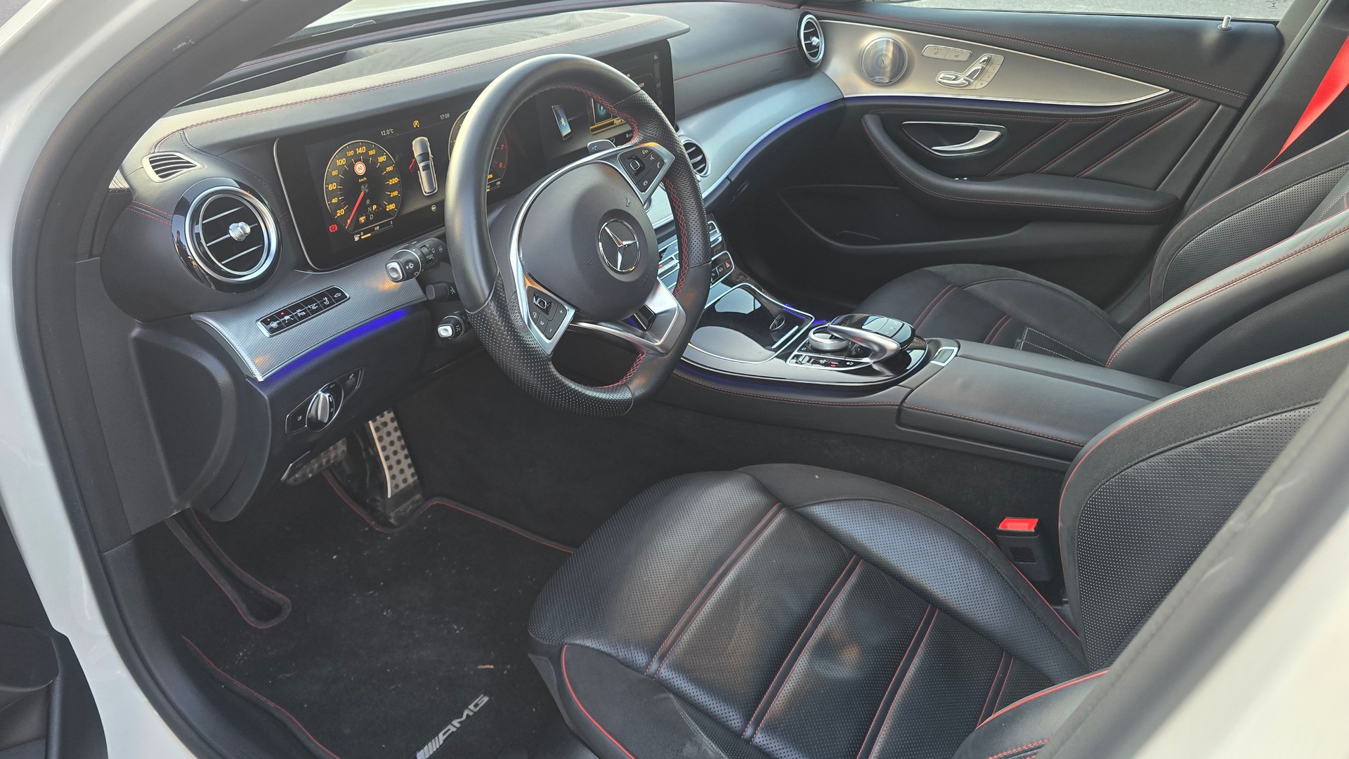 MERCEDES-BENZ E 43 AMG 4 Matic 9G-Tronic-image-12