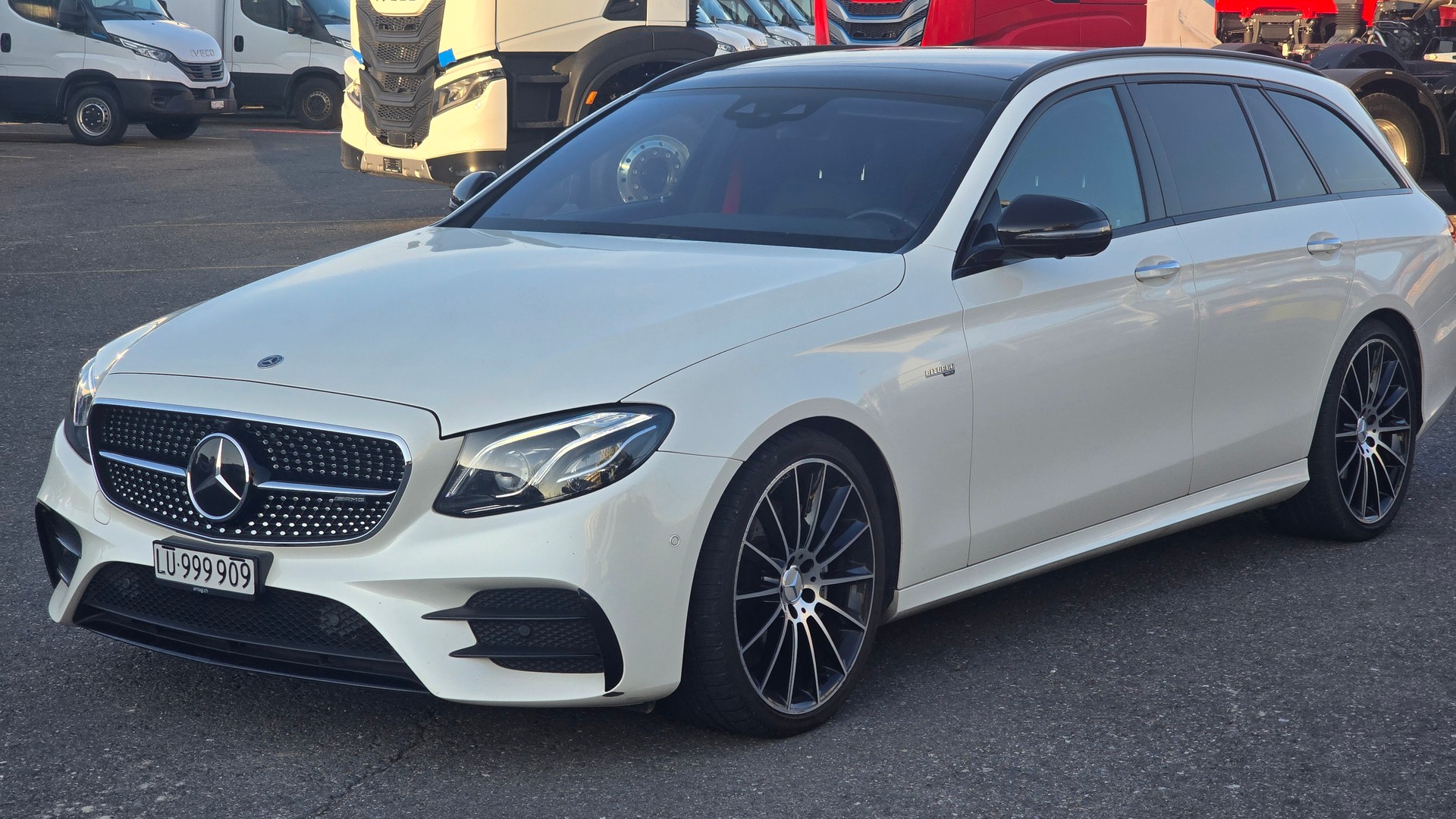 MERCEDES-BENZ E 43 AMG 4 Matic 9G-Tronic-showroom-element-2