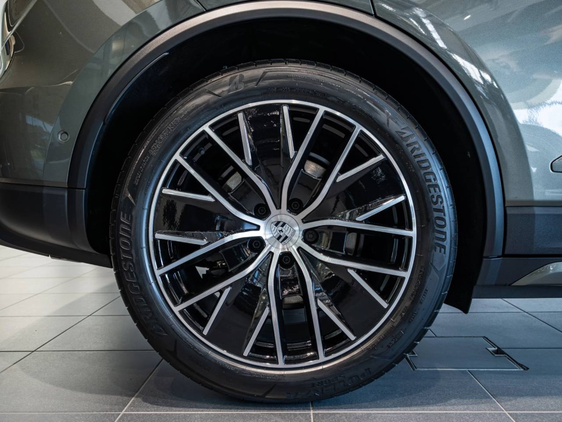 PORSCHE Macan 4-image-30