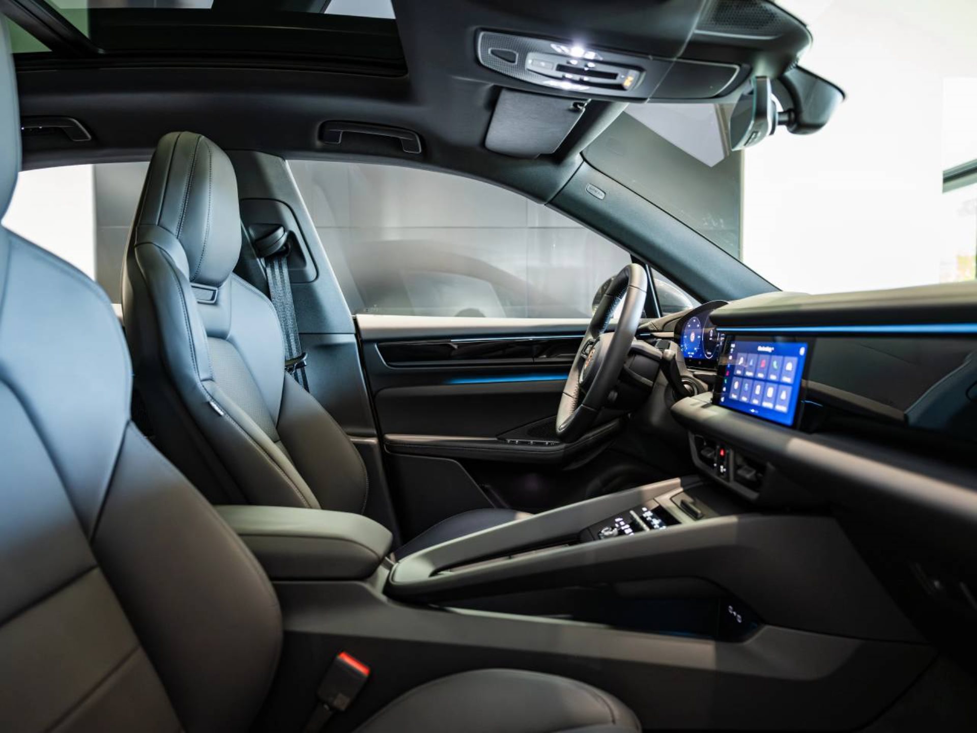 PORSCHE Macan 4-image-18