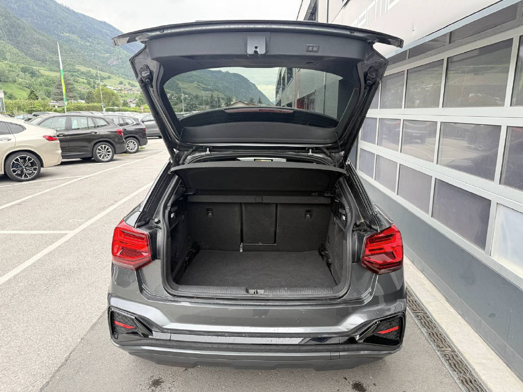 AUDI Q2 2.0 40 TFSI S Line quattro S-Tronic-image-9