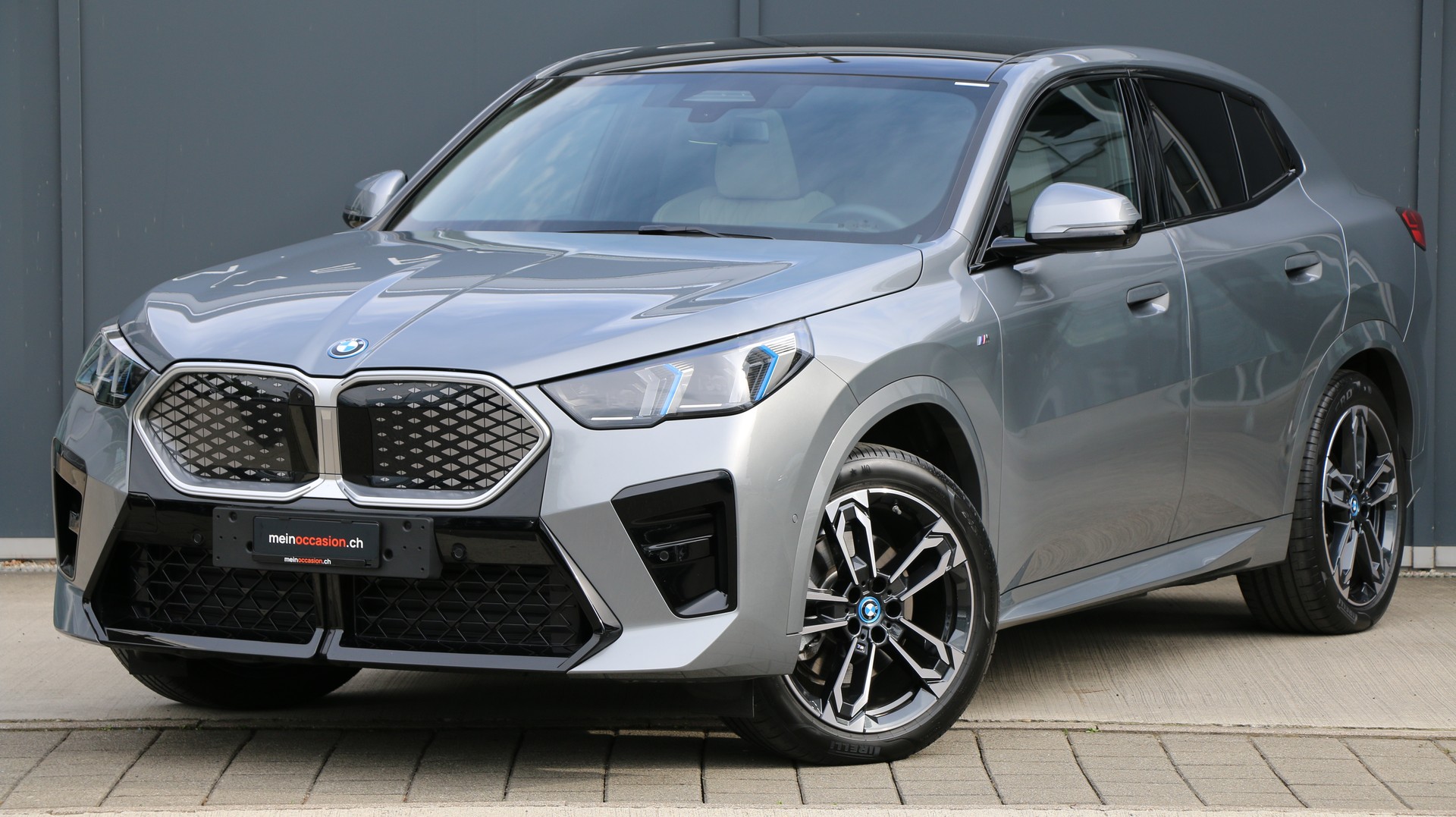 BMW iX2 xDrive 30 M Sport-image-0