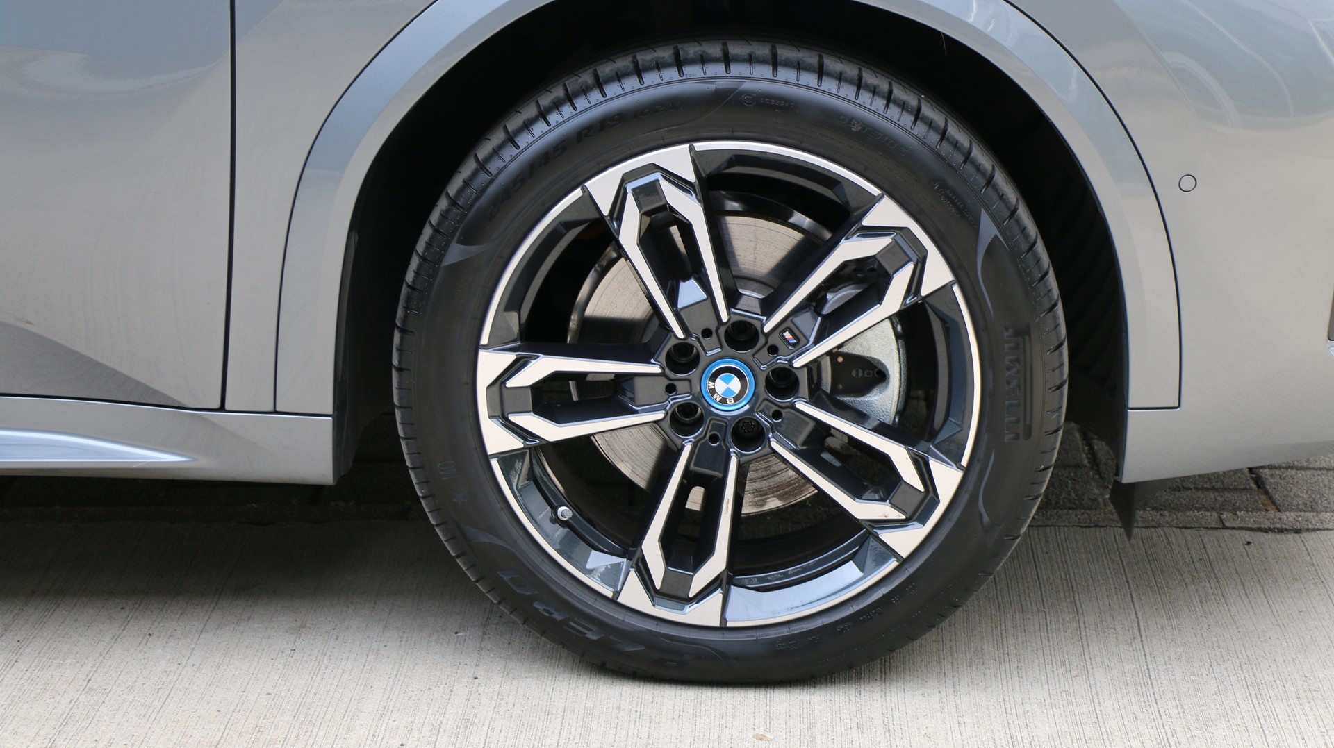 BMW iX2 xDrive 30 M Sport-image-34