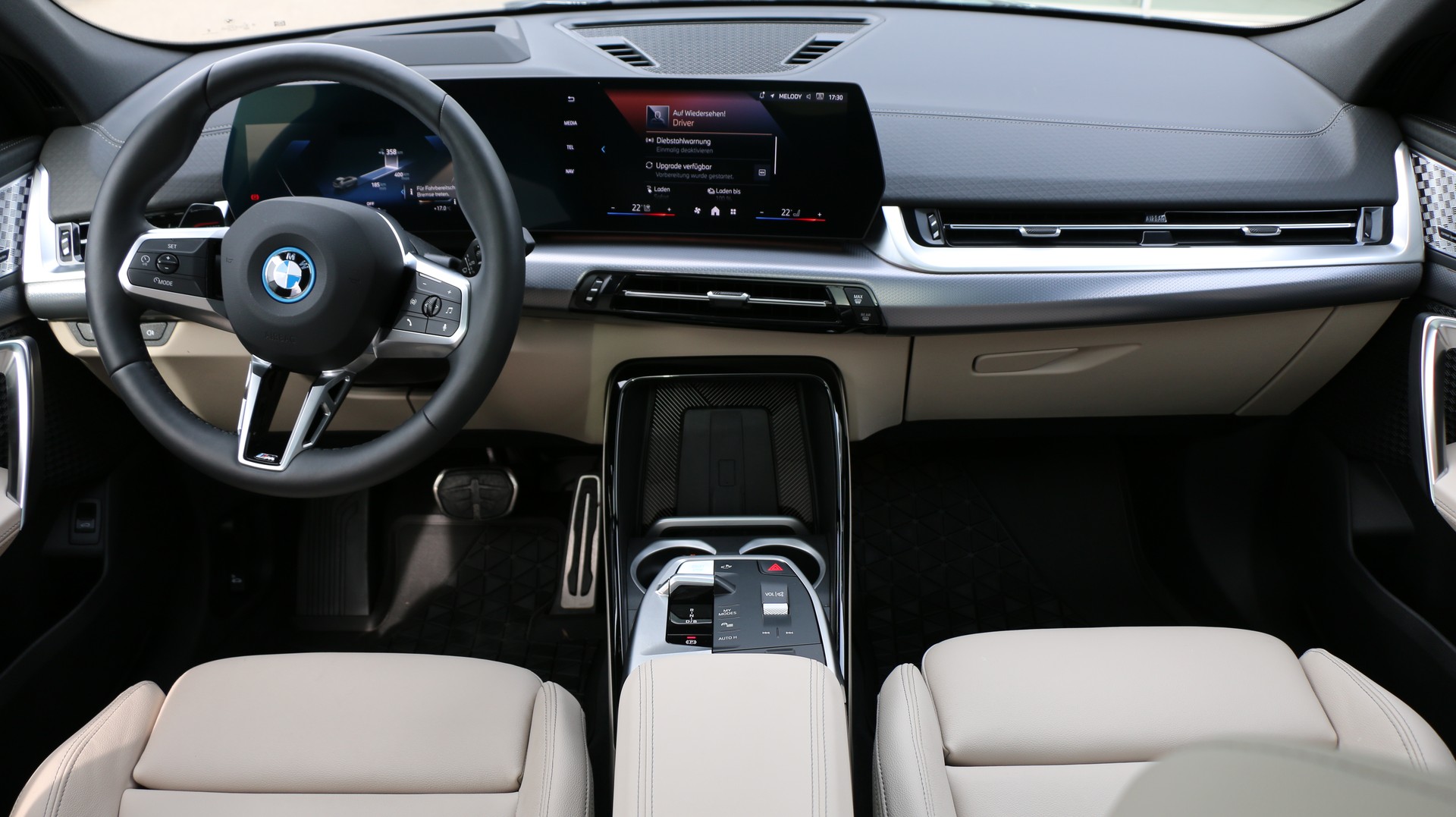 BMW iX2 xDrive 30 M Sport-image-14
