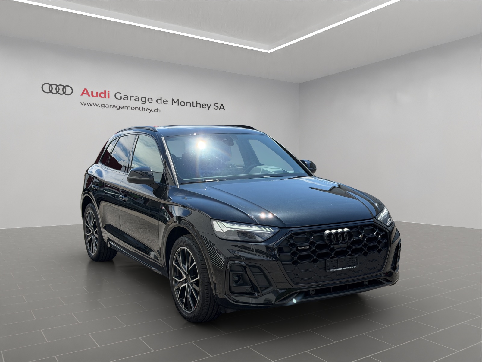 AUDI Q5 40 TDI Black Edition quattro S-tronic-image-1