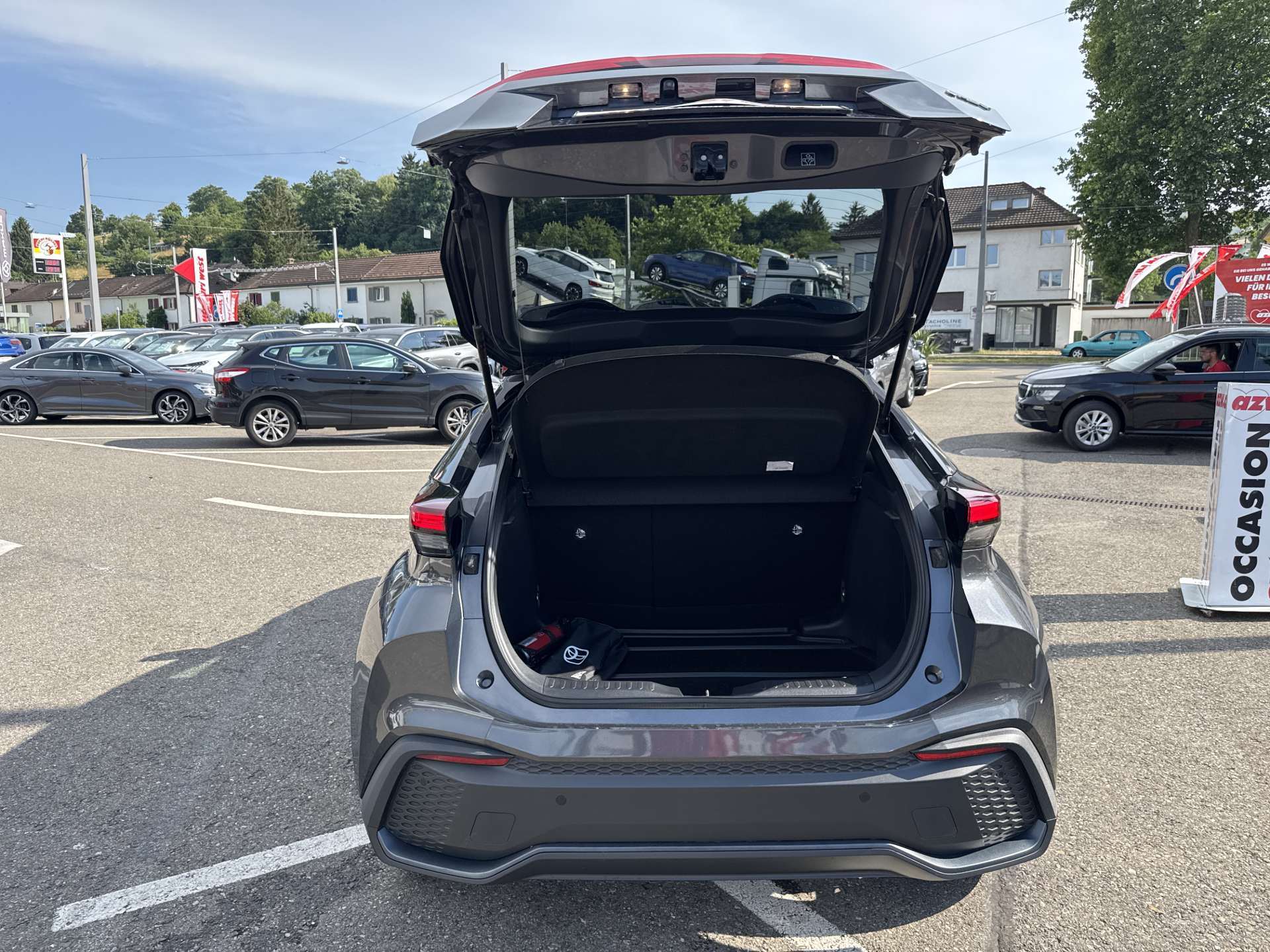 TOYOTA C-HR 2.0 HSD Trend CVT-Automat-image-7