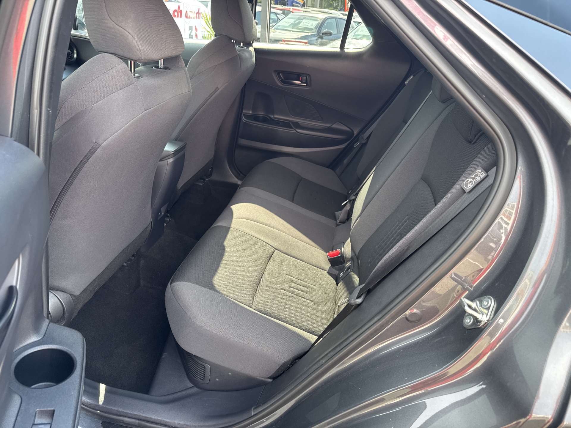 TOYOTA C-HR 2.0 HSD Trend CVT-Automat-image-6