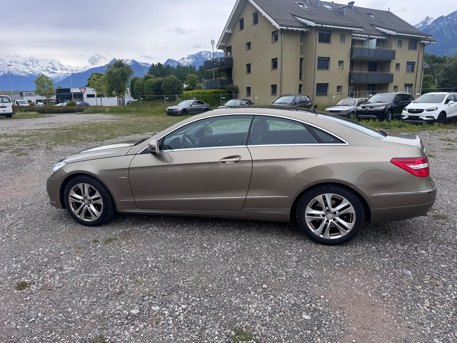 MERCEDES-BENZ E 350 CGI BlueEfficiency 7G-Tronic-image-7