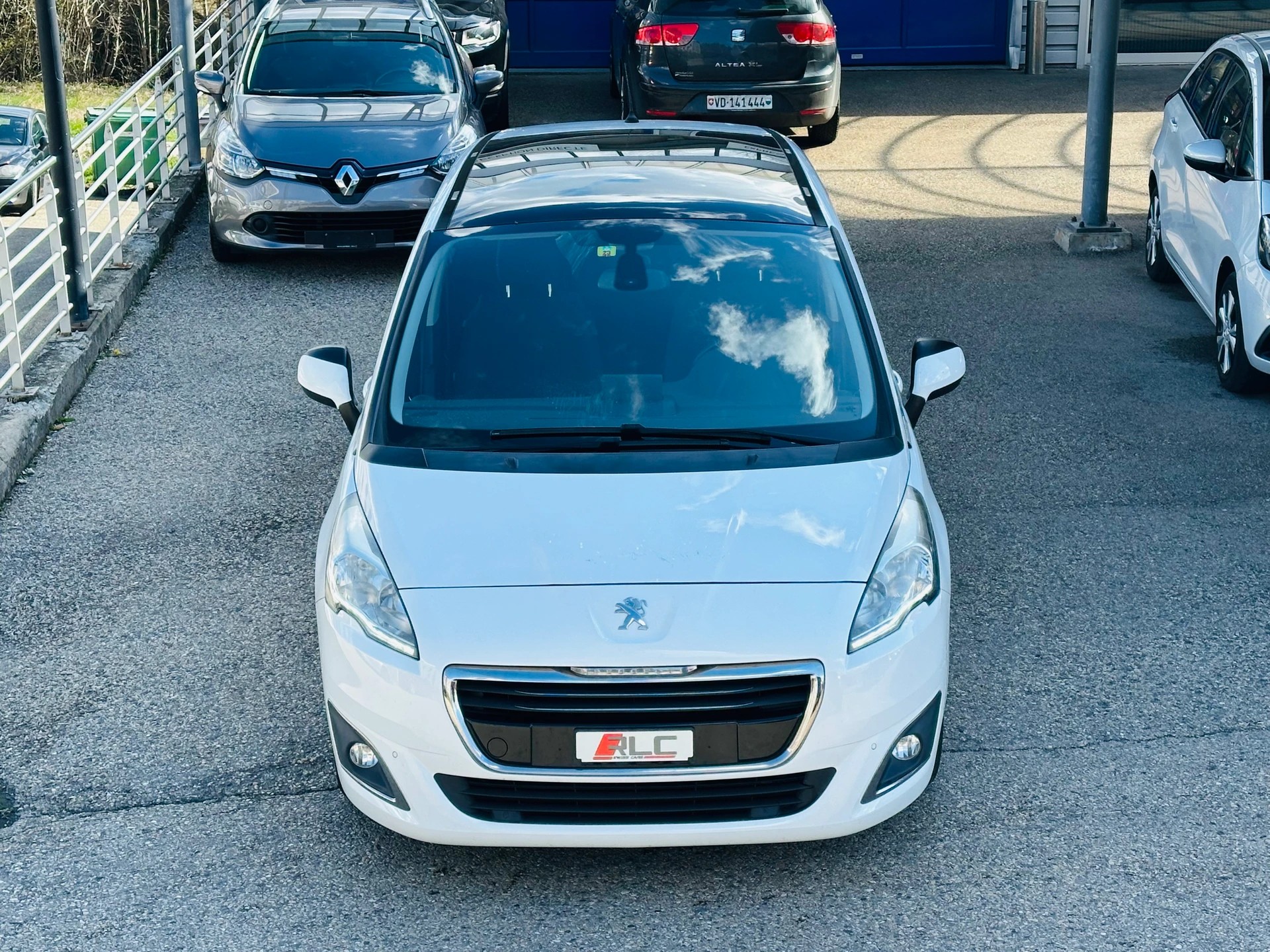 PEUGEOT 5008 2.0 BlueHDI Allure-image-3
