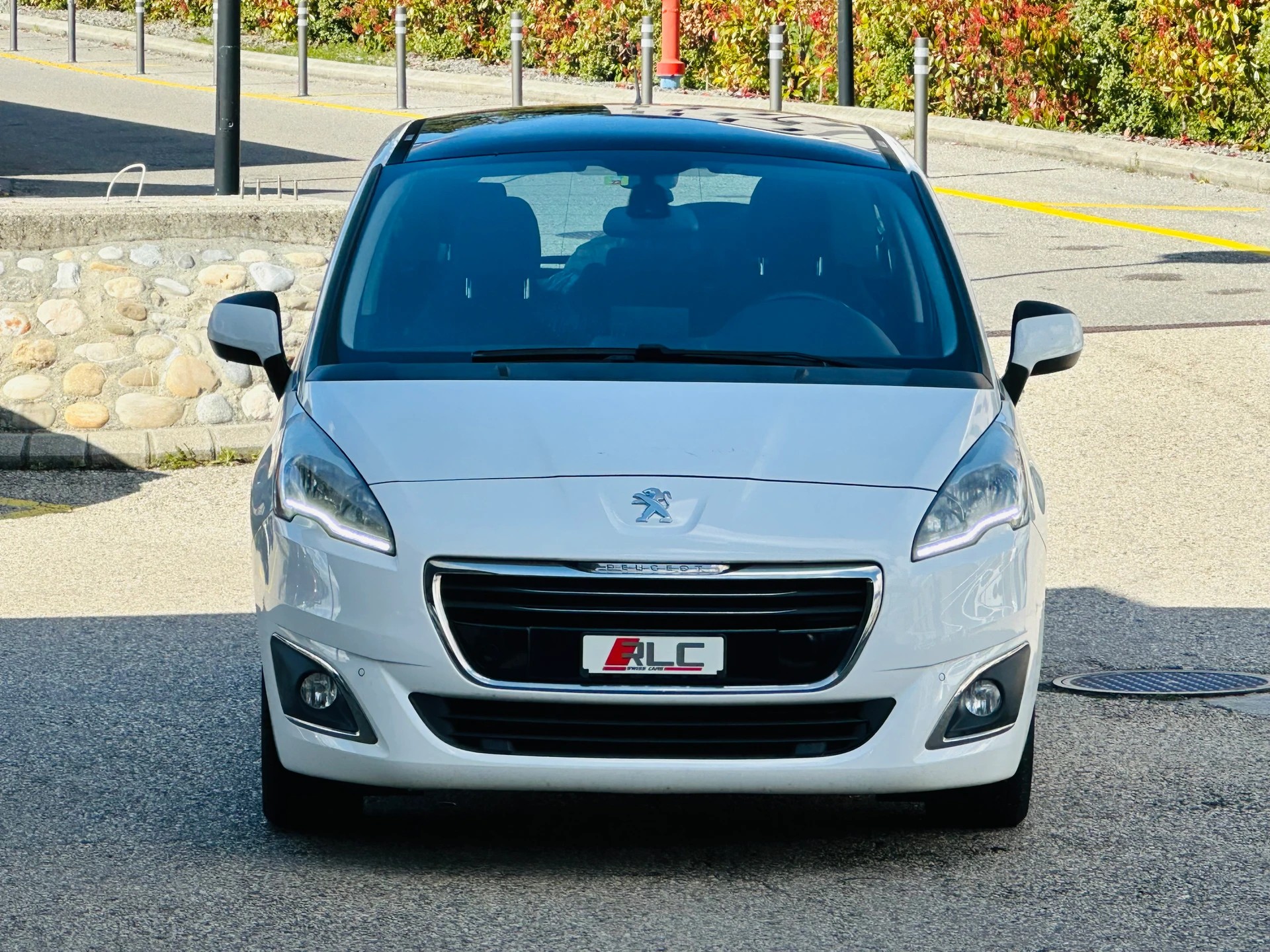 PEUGEOT 5008 2.0 BlueHDI Allure-image-4