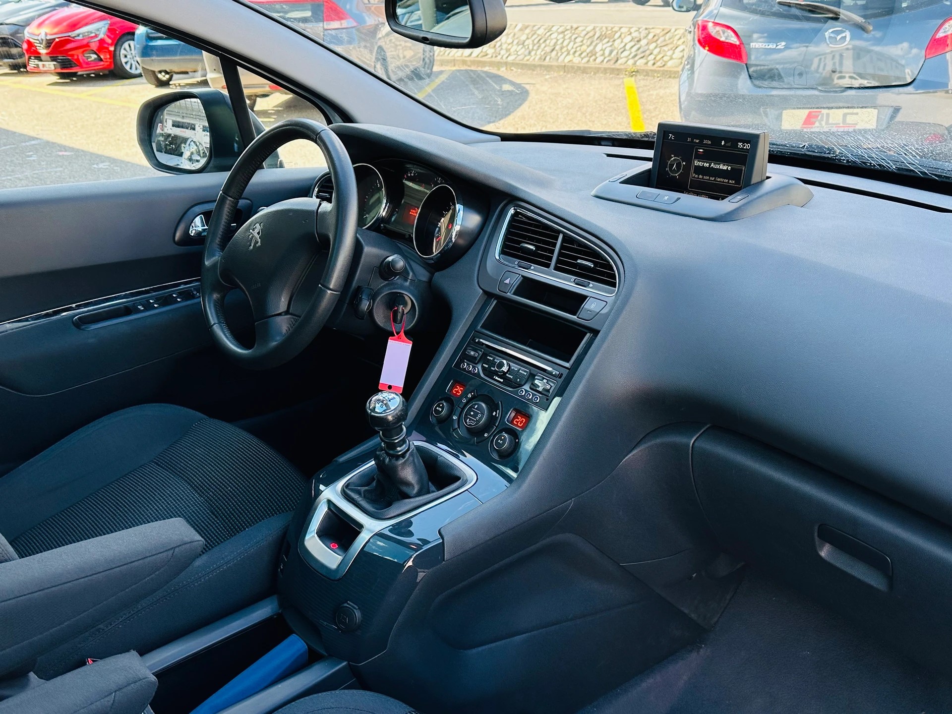 PEUGEOT 5008 2.0 BlueHDI Allure-image-13