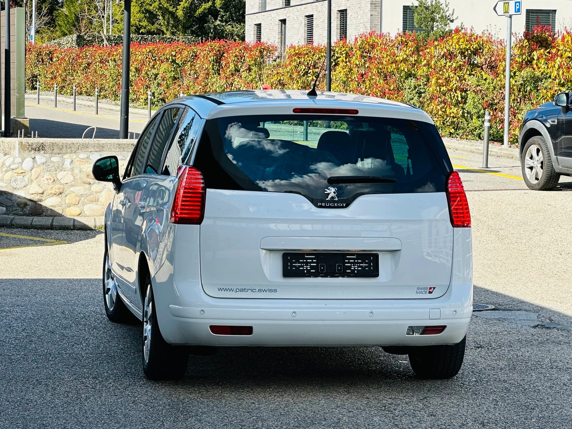 PEUGEOT 5008 2.0 BlueHDI Allure-image-7