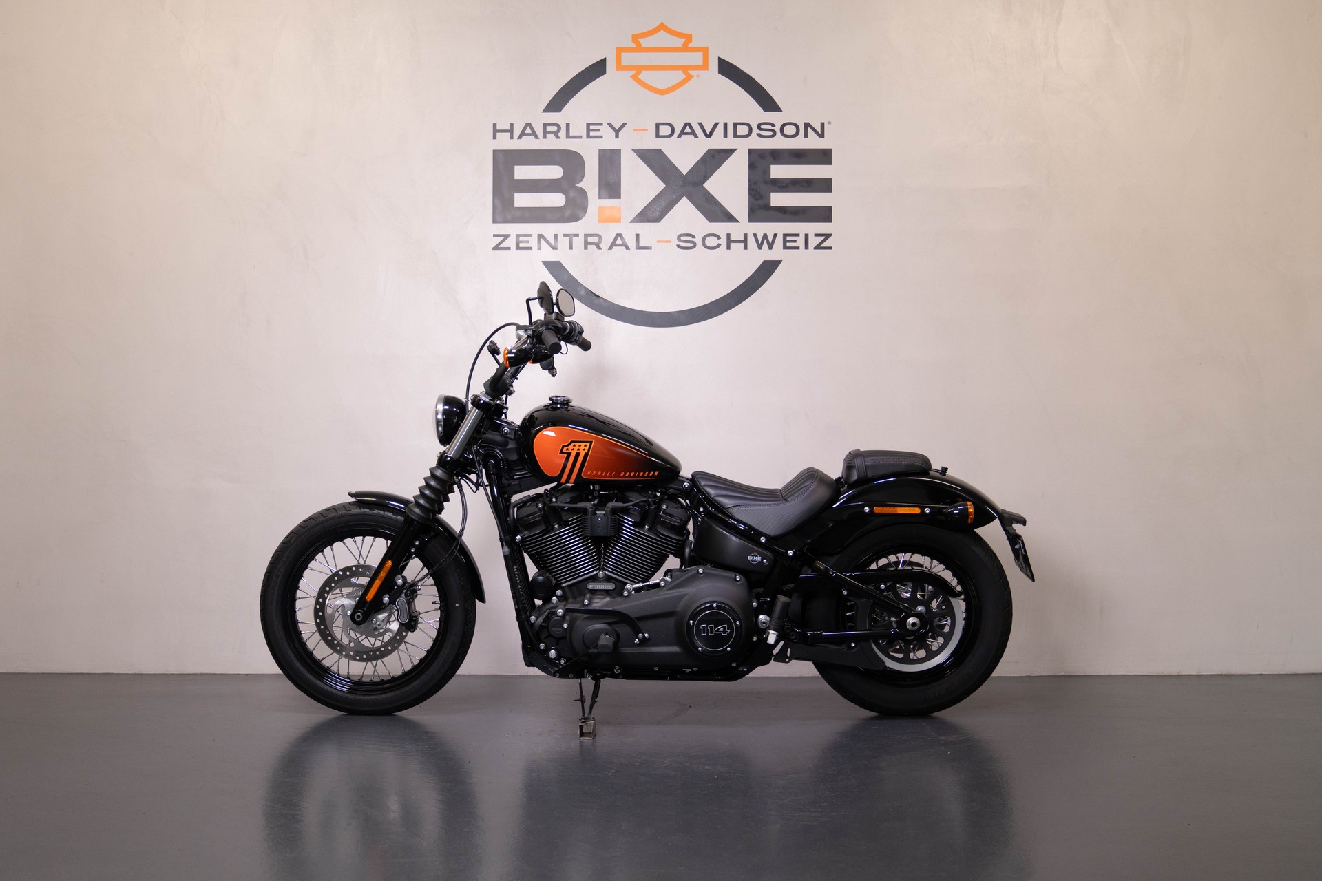 HARLEY-DAVIDSON FXBBS Street Bob 114-showroom-element-1
