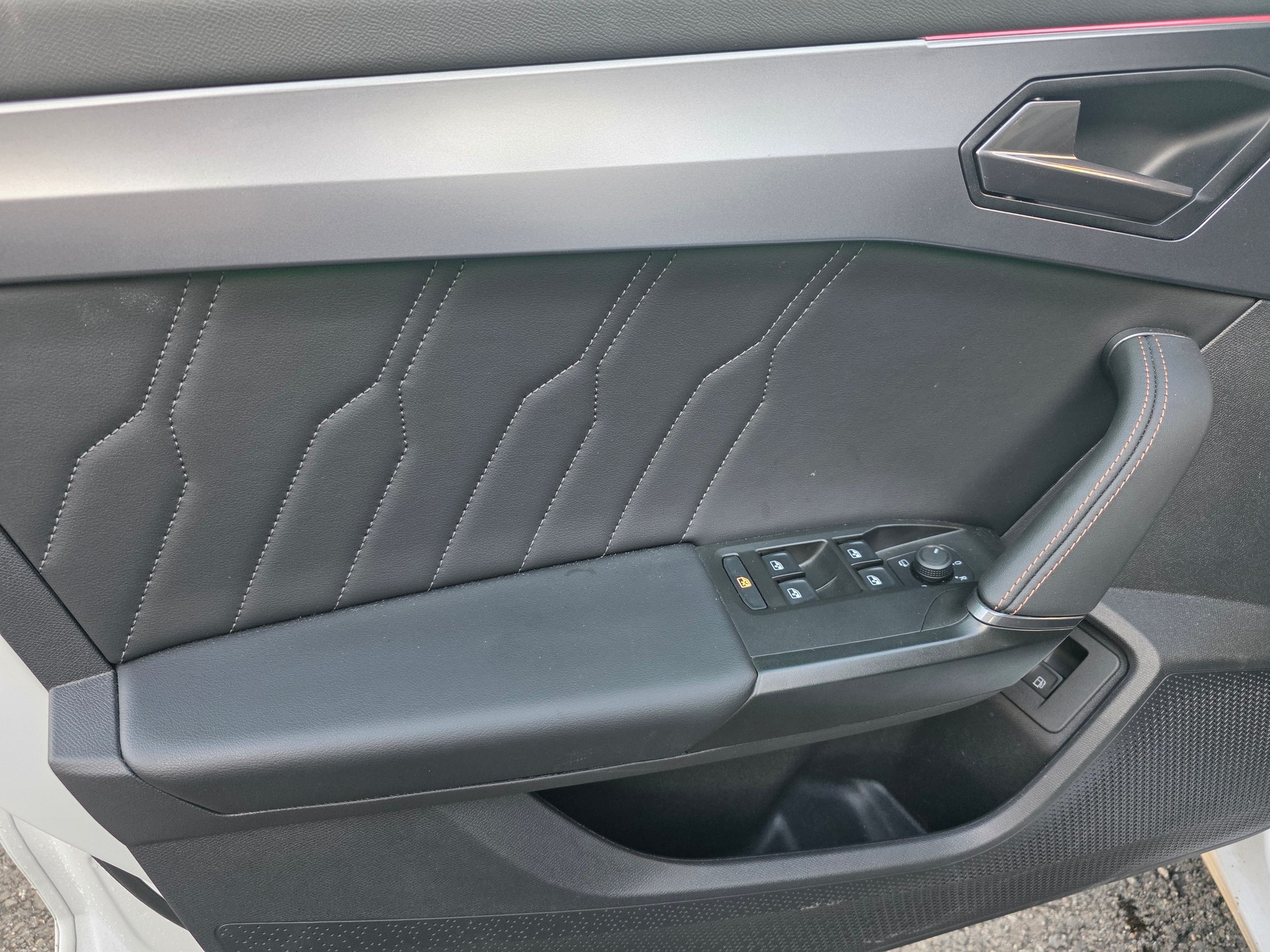CUPRA LEON ST 1.4 e-HYBRID pHEV Inicio DSG-image-11