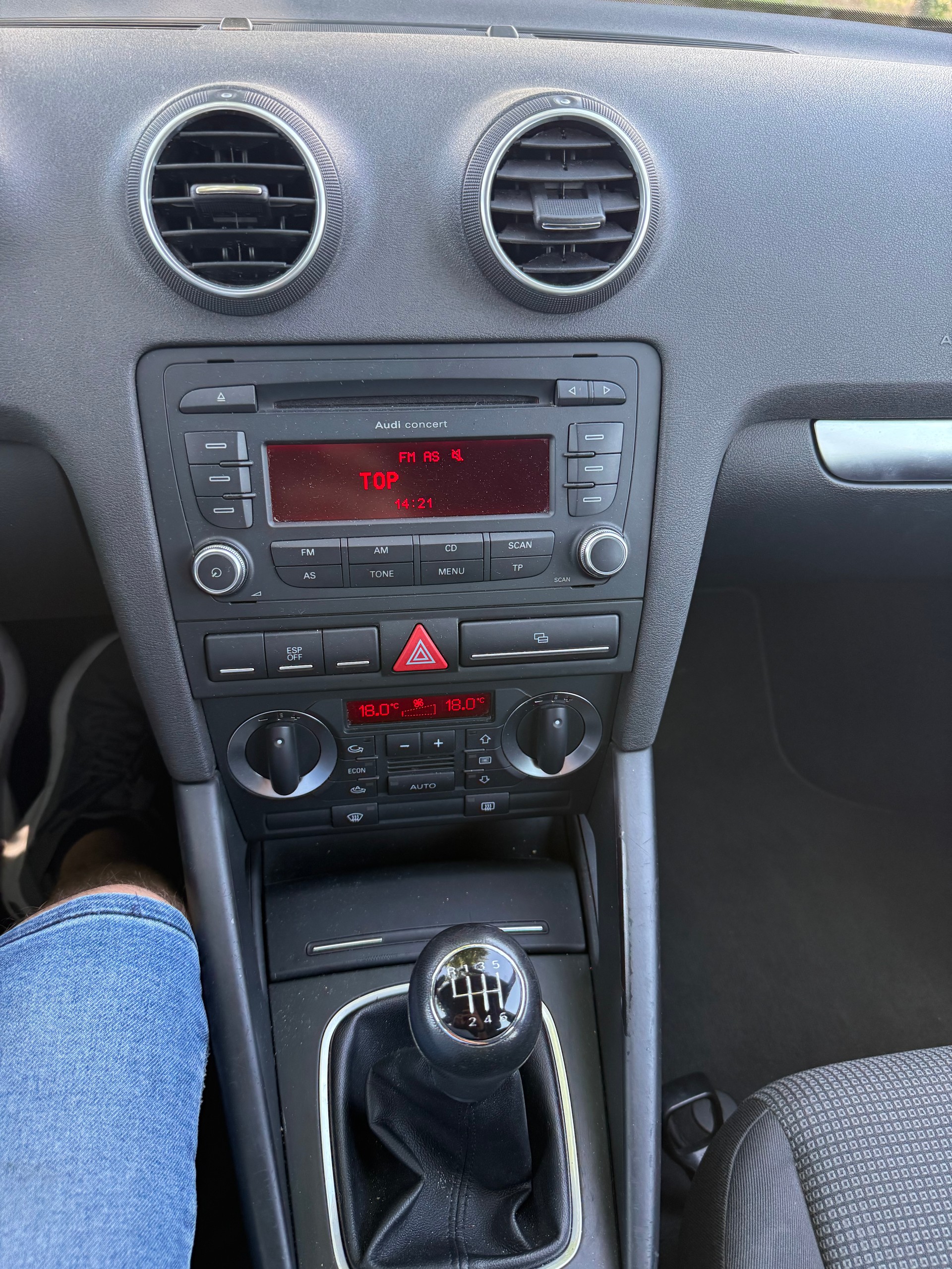 AUDI A3 Sportback 1.8 Turbo FSI Ambition-image-11