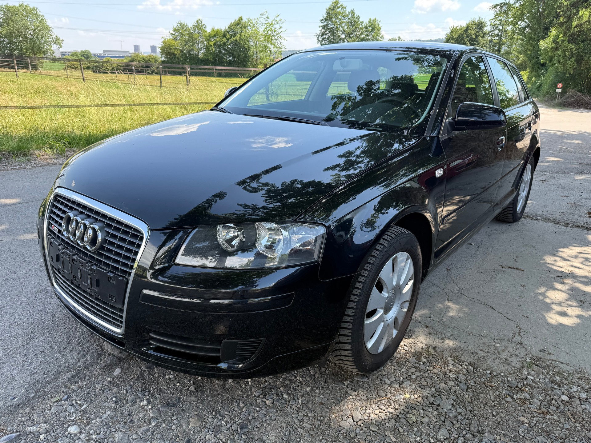 AUDI A3 Sportback 1.8 Turbo FSI Ambition-image-2