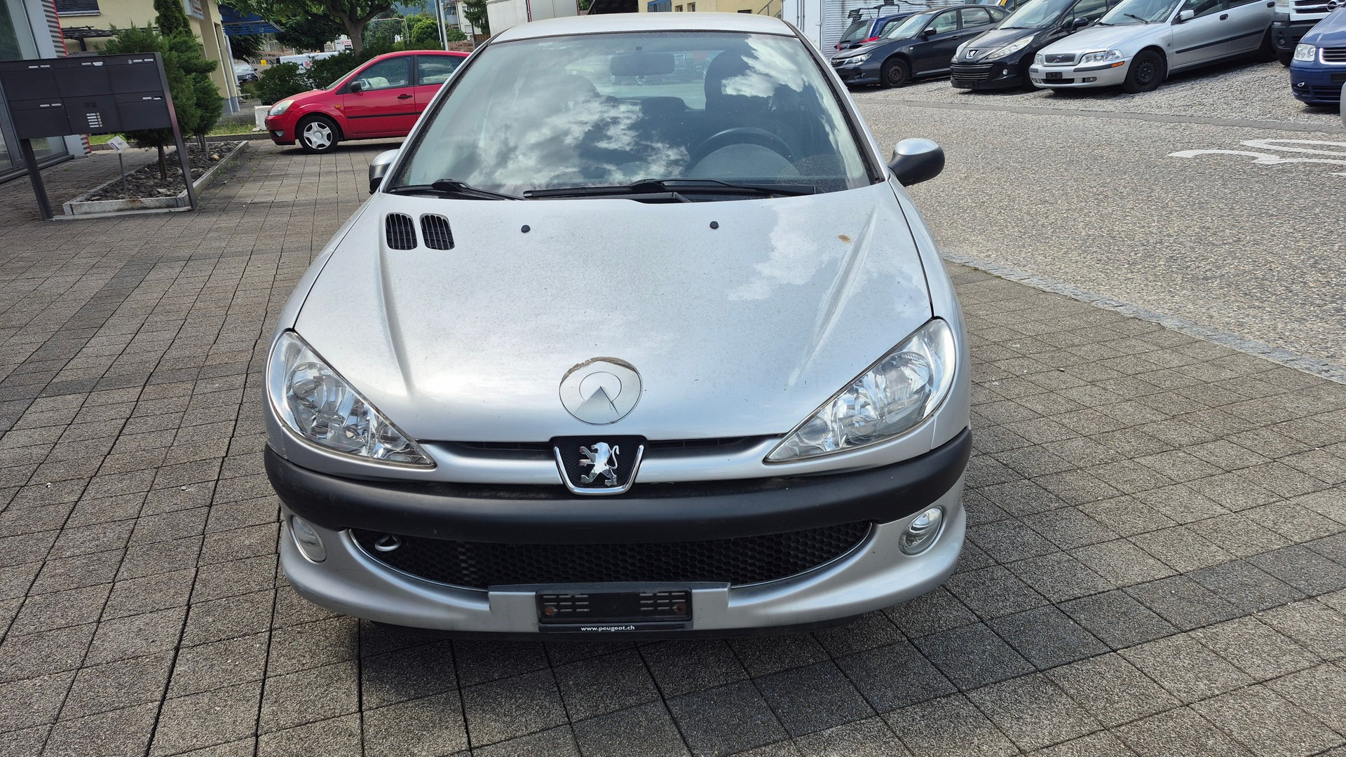 PEUGEOT 206 1.4 Trendy-image-0