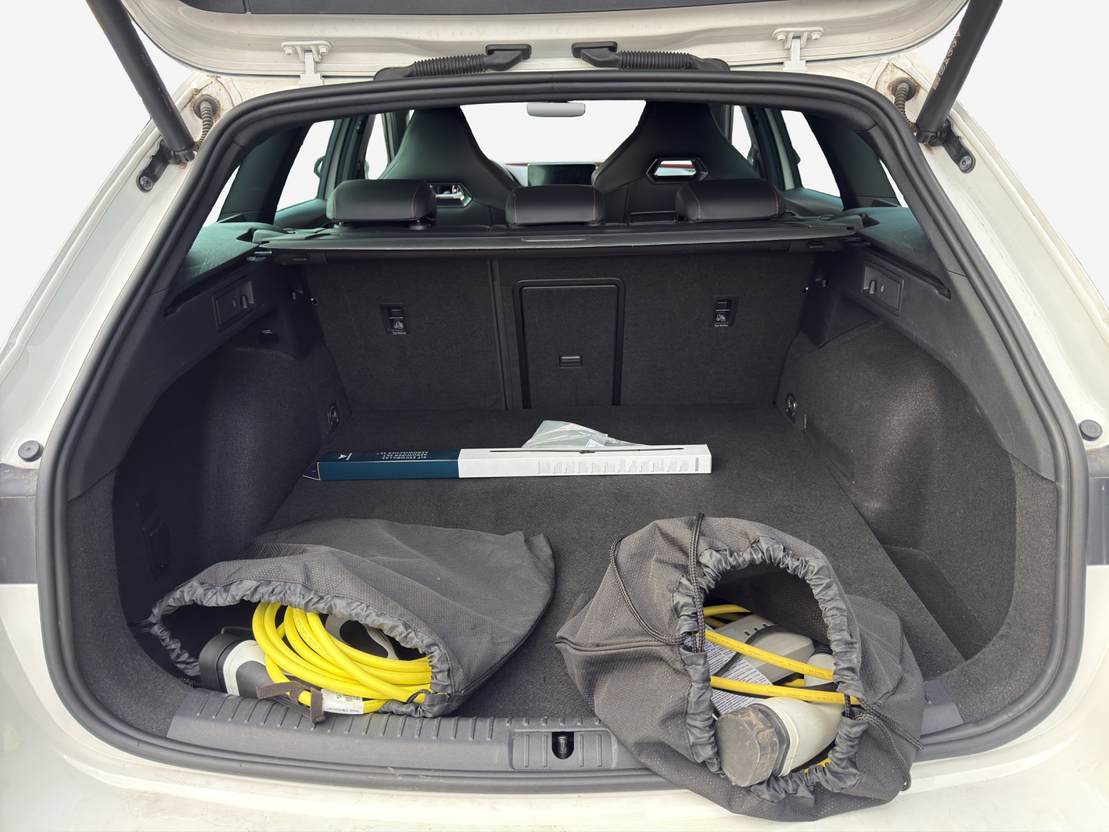 CUPRA LEON ST 1.4 e-HYBRID pHEV DSG-image-13