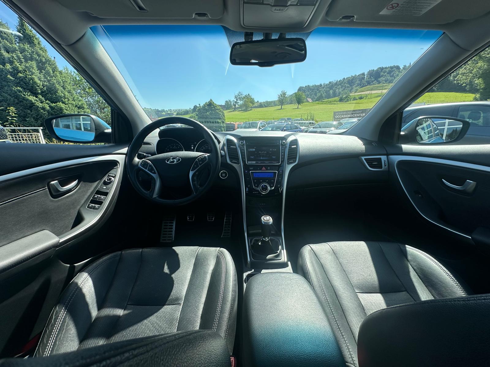 HYUNDAI i30 1.6 GDI Premium-image-12