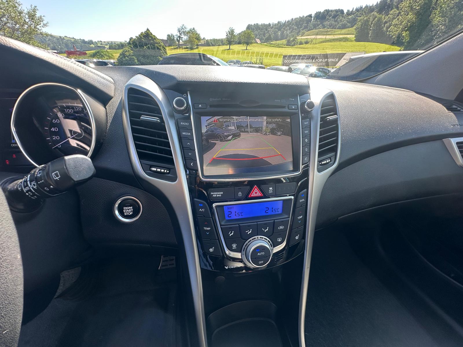 HYUNDAI i30 1.6 GDI Premium-image-10
